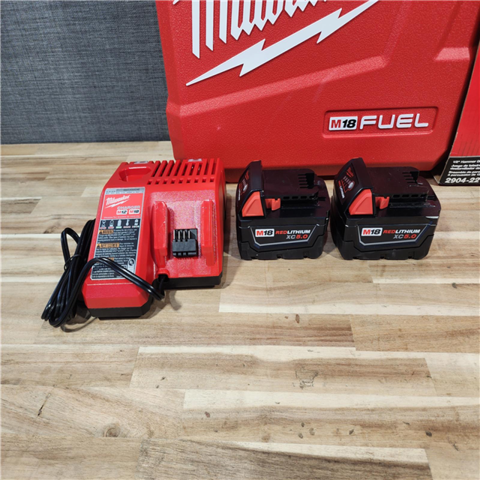 HOUSTON LOCATION - AS-IS (APPEARS LIKE NEW) Milwaukee FUEL 18V Lithium-Ion Brushless Cordless 1/2 in. Hammer Drill Driver Kit