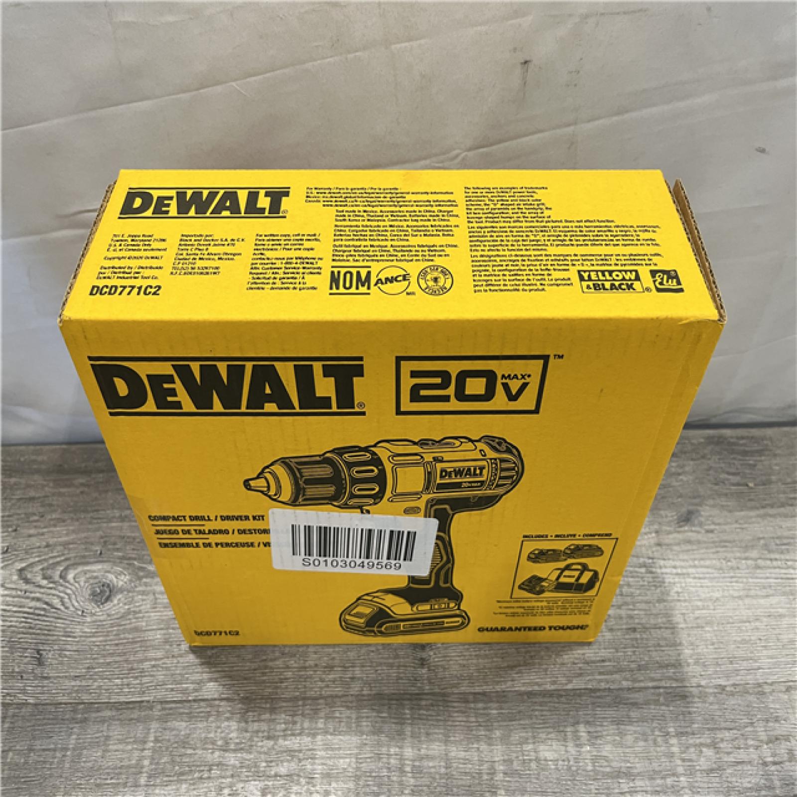 NEW - DEWALT 20V MAX Cordless 1/2 in. Drill/Driver Kit
