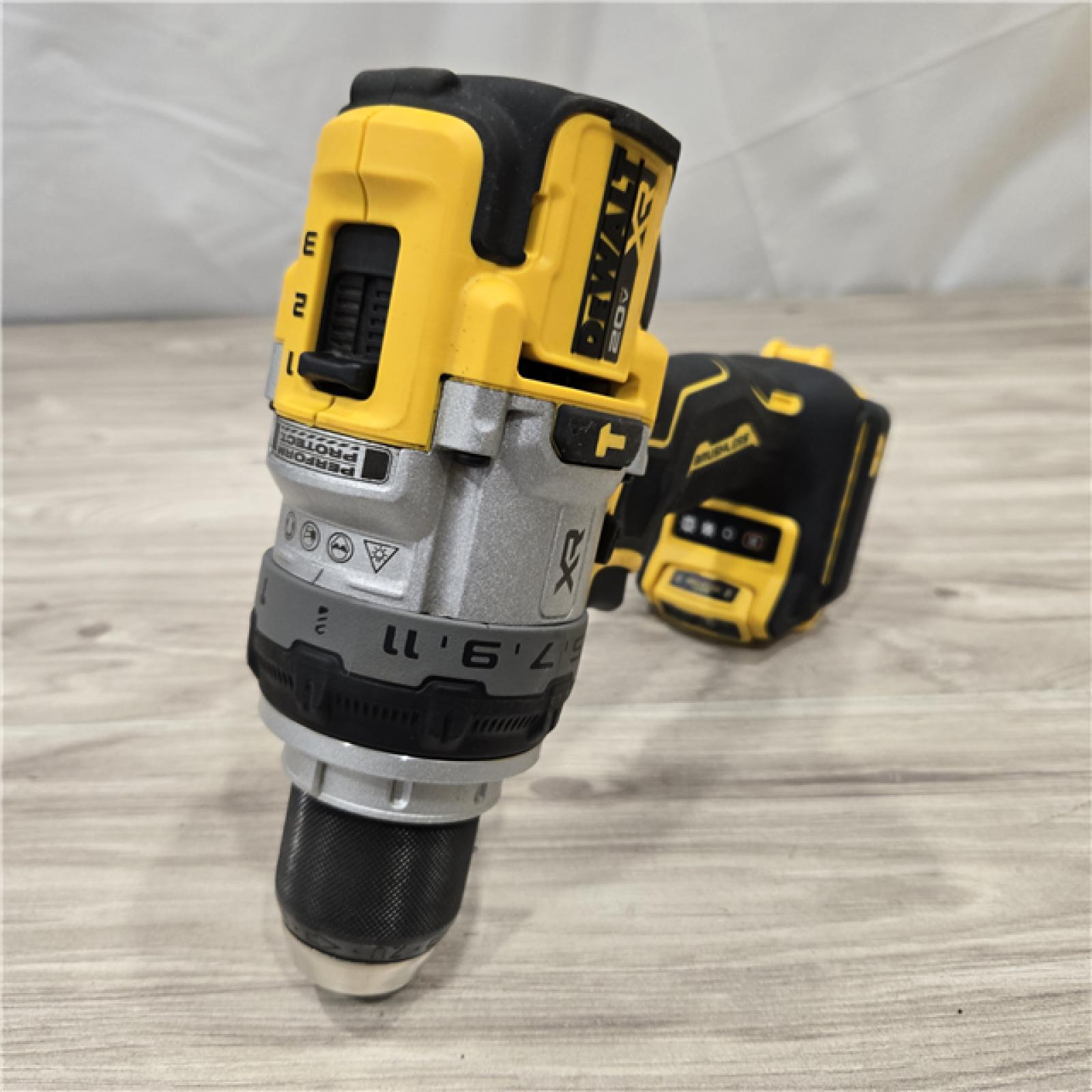AS-IS DEWALT 20V XR  Cordless Hammer Drill Kit