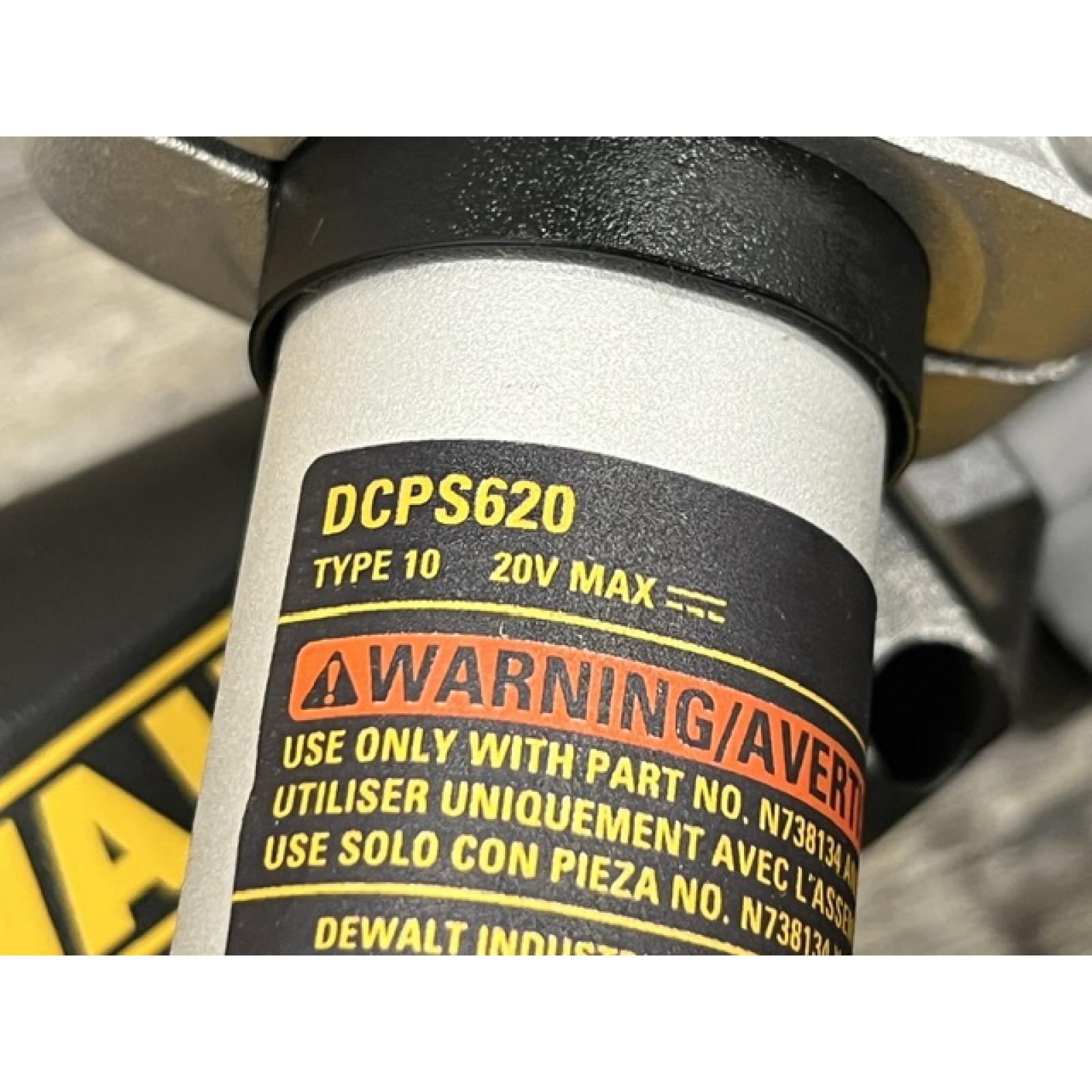 AS-IS DEWALT 20V MAX Cordless Lithium-Ion Pole Saw and Pole Hedge Trimmer Combo Kit