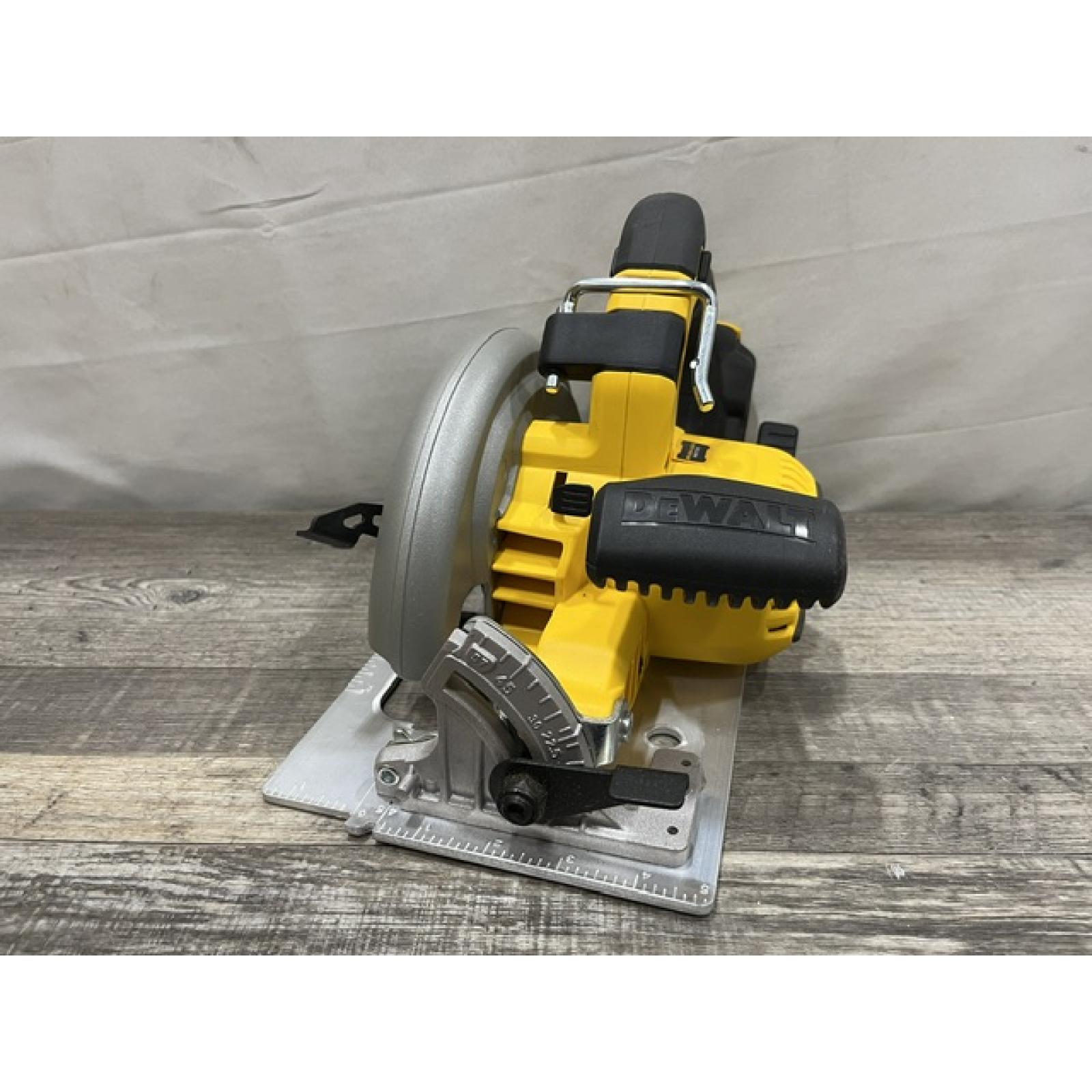 AS-IS DEWALT FLEXVOLT 60V MAX 125 MPH 600 CFM Brushless Cordless Battery Powered Blower Kit