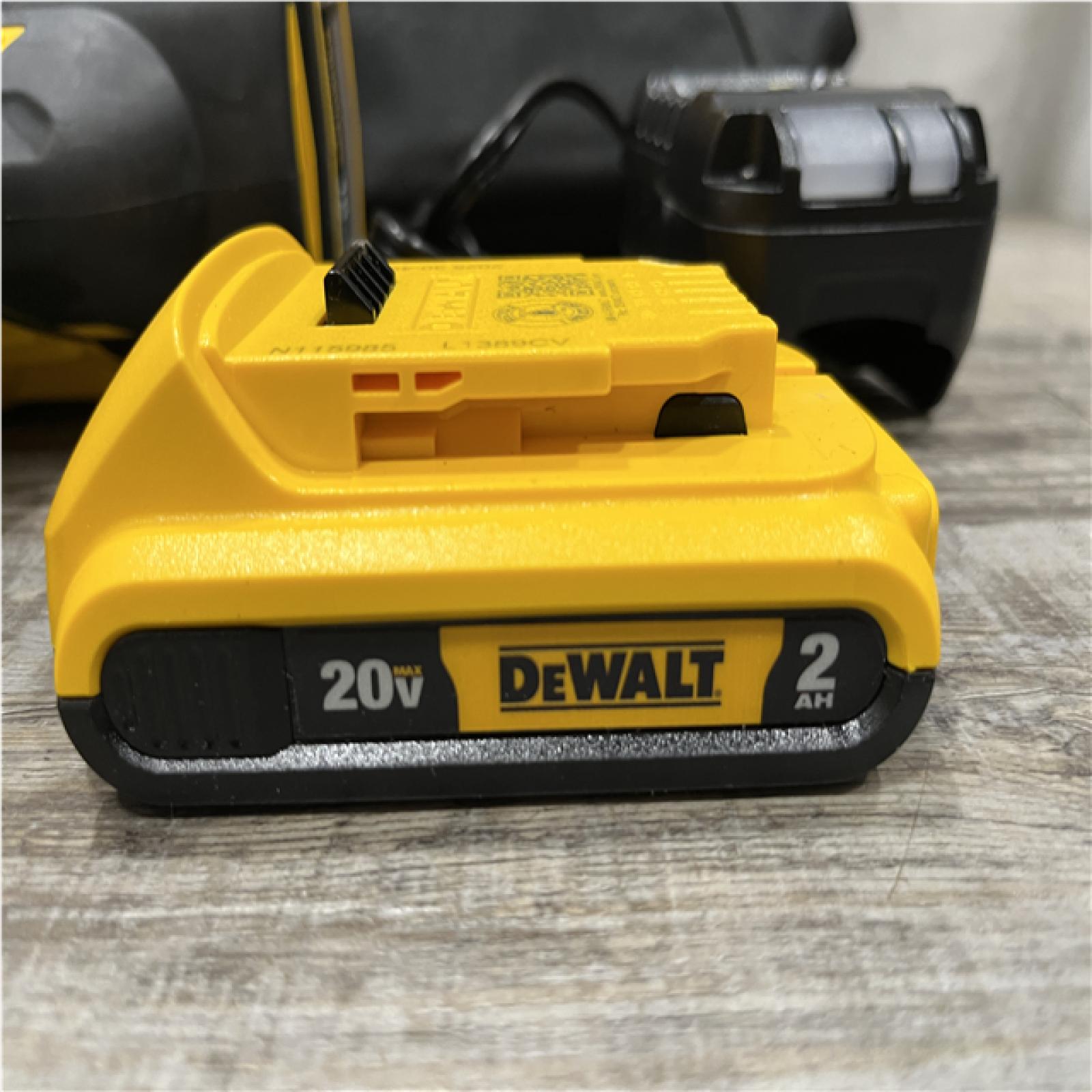 AS-IS DEWALT 20V MAX XR 16-Gauge Electric Cordless Angled Finishing Nailer Kit