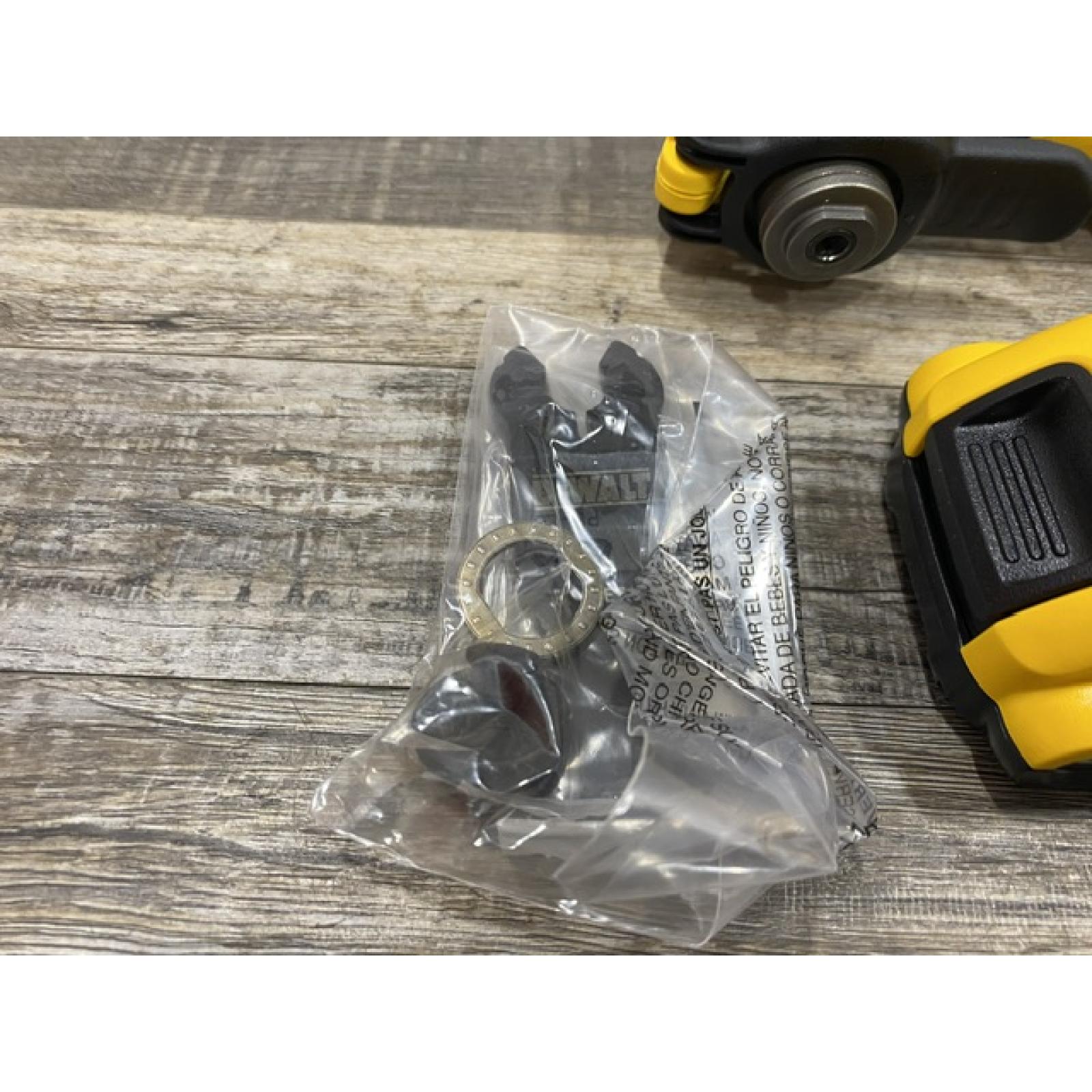 AS-IS DEWALT ATOMIC 20V MAX Cordless Brushless Oscillating Multi Tool Kit