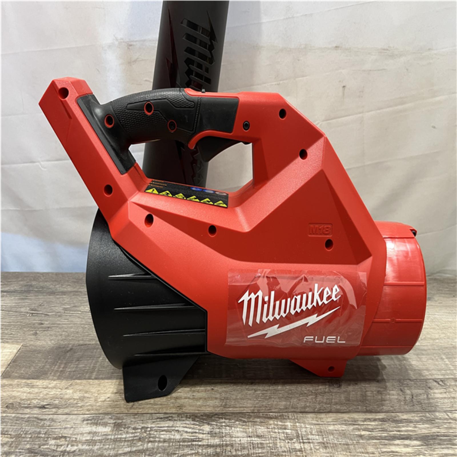 AS-IS Milwaukee FUEL 120 MPH 500 CFM 18V Brushless Cordless Battery Powered Leaf Blower Kit
