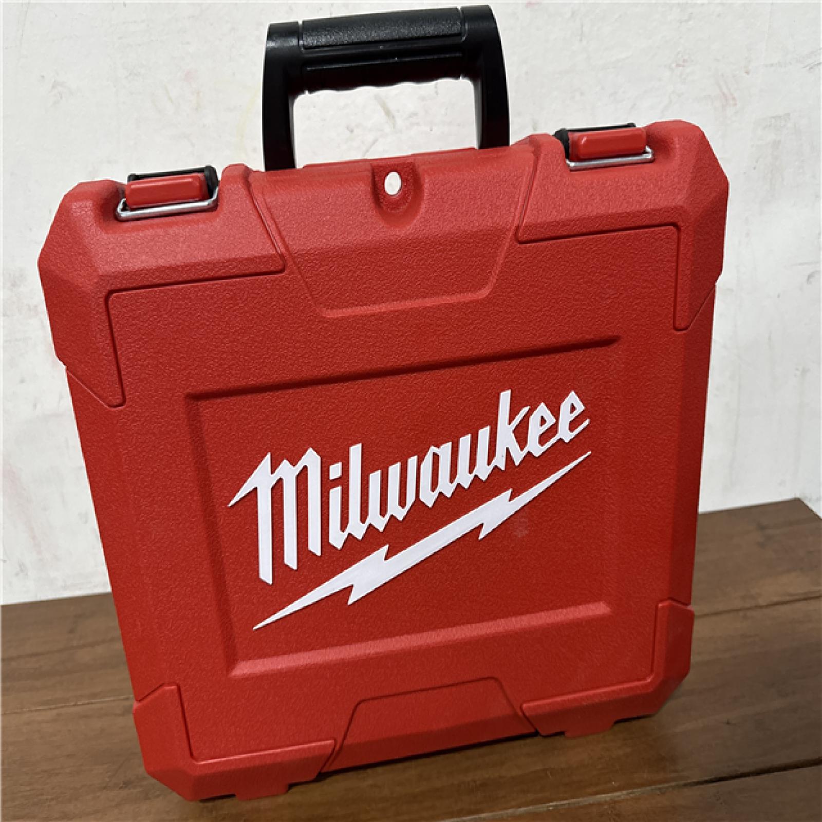 California AS-IS Milwuakee M12 PEX Expander Kit  Includes (2) Batteries  Charger & Hard Case