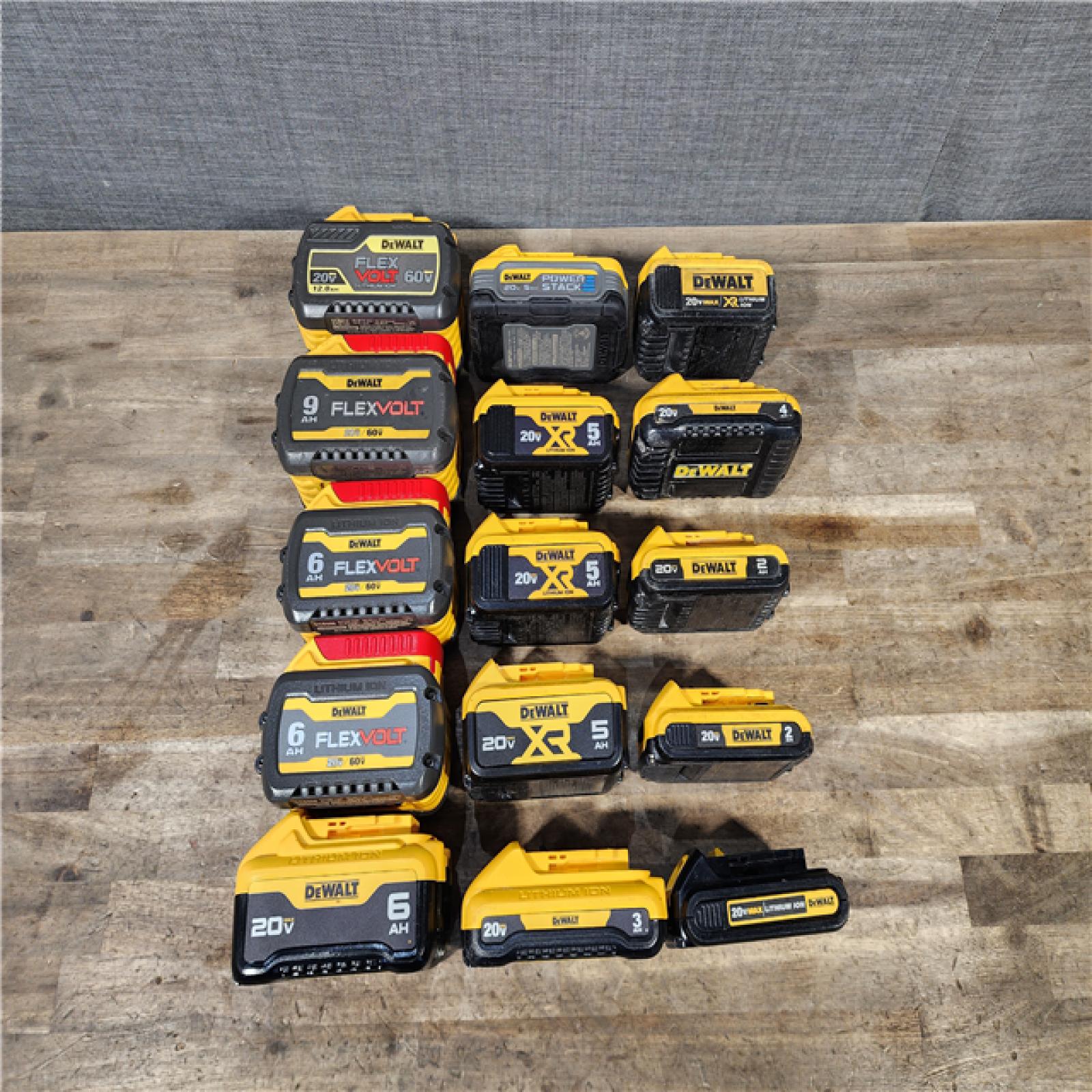 HOUSTON LOCATION - AS-IS DEWALT BATTERY PACK QTY - 15