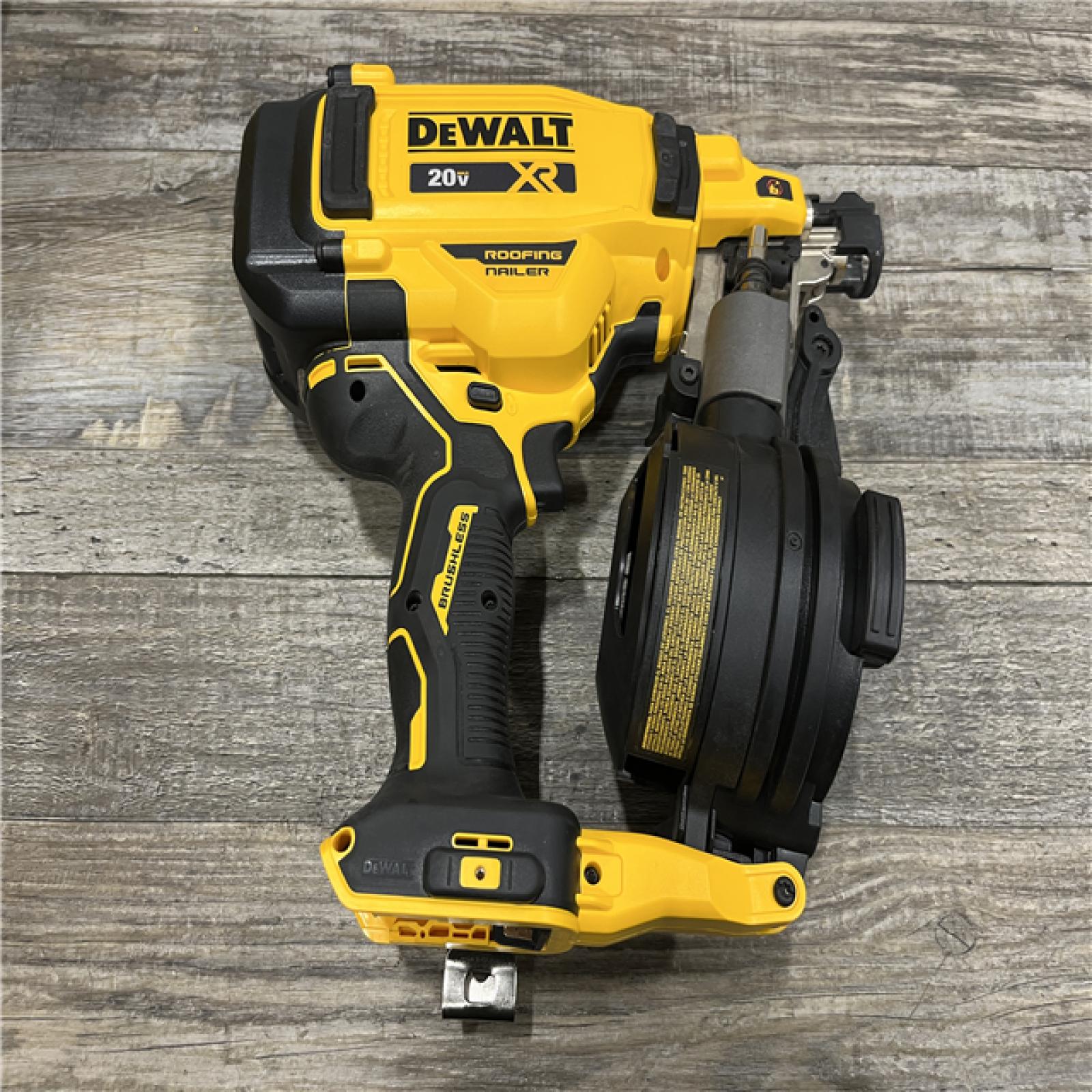 AS-IS DEWALT 20V MAX Lithium-Ion 15-Degree Electric Cordless Roofing Nailer Kit