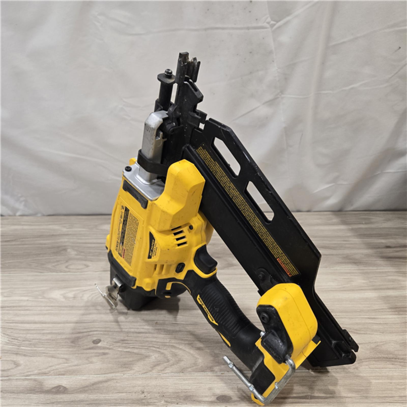 AS-IS DEWALT 20V 30 Degree Cordless Framing Nailer (Tool-Only)