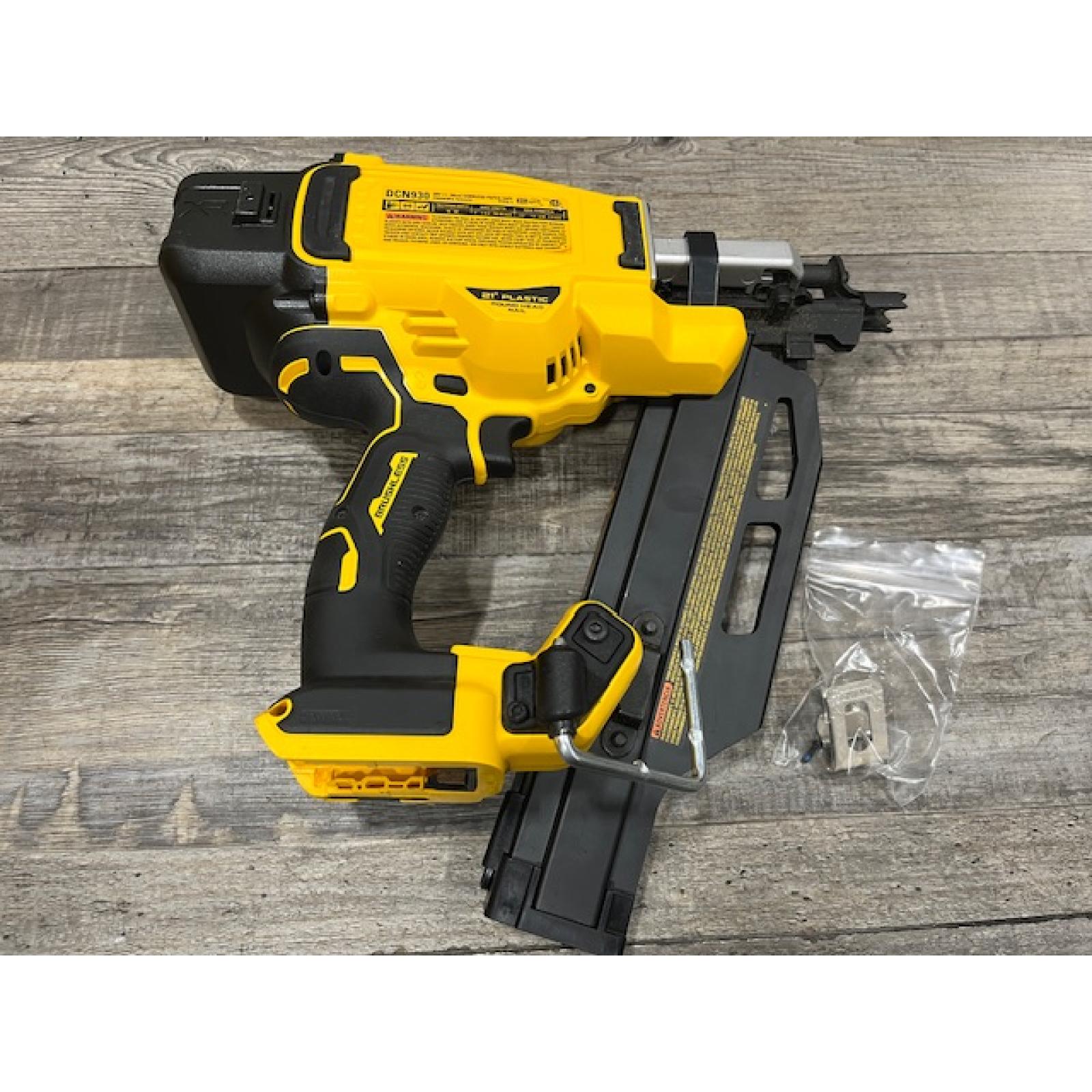 AS-IS DEWALT 20V 30 Degree Cordless Framing Nailer (Tool-Only)