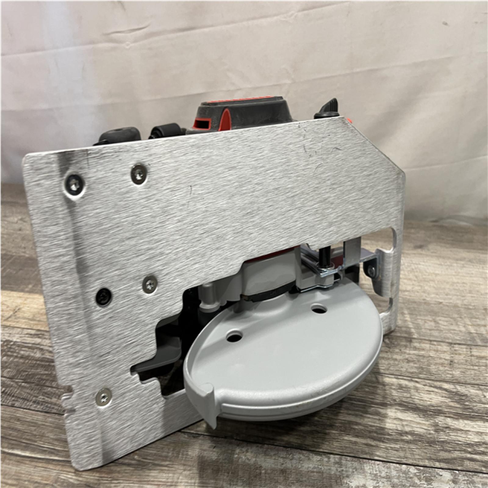 AS-IS Milwaukee 18V Lithium-Ion Brushless Cordless 7-1/4 in. Circular Saw (Tool-Only)