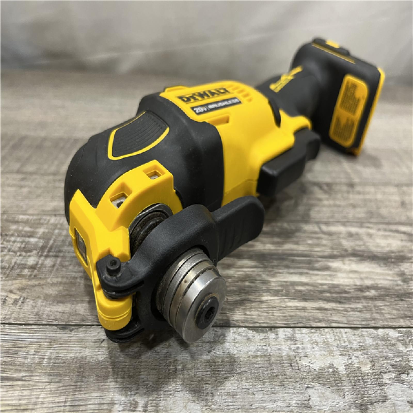 AS-IS DEWALT ATOMIC 20V MAX Cordless Brushless Oscillating Multi Tool (Tool Only)