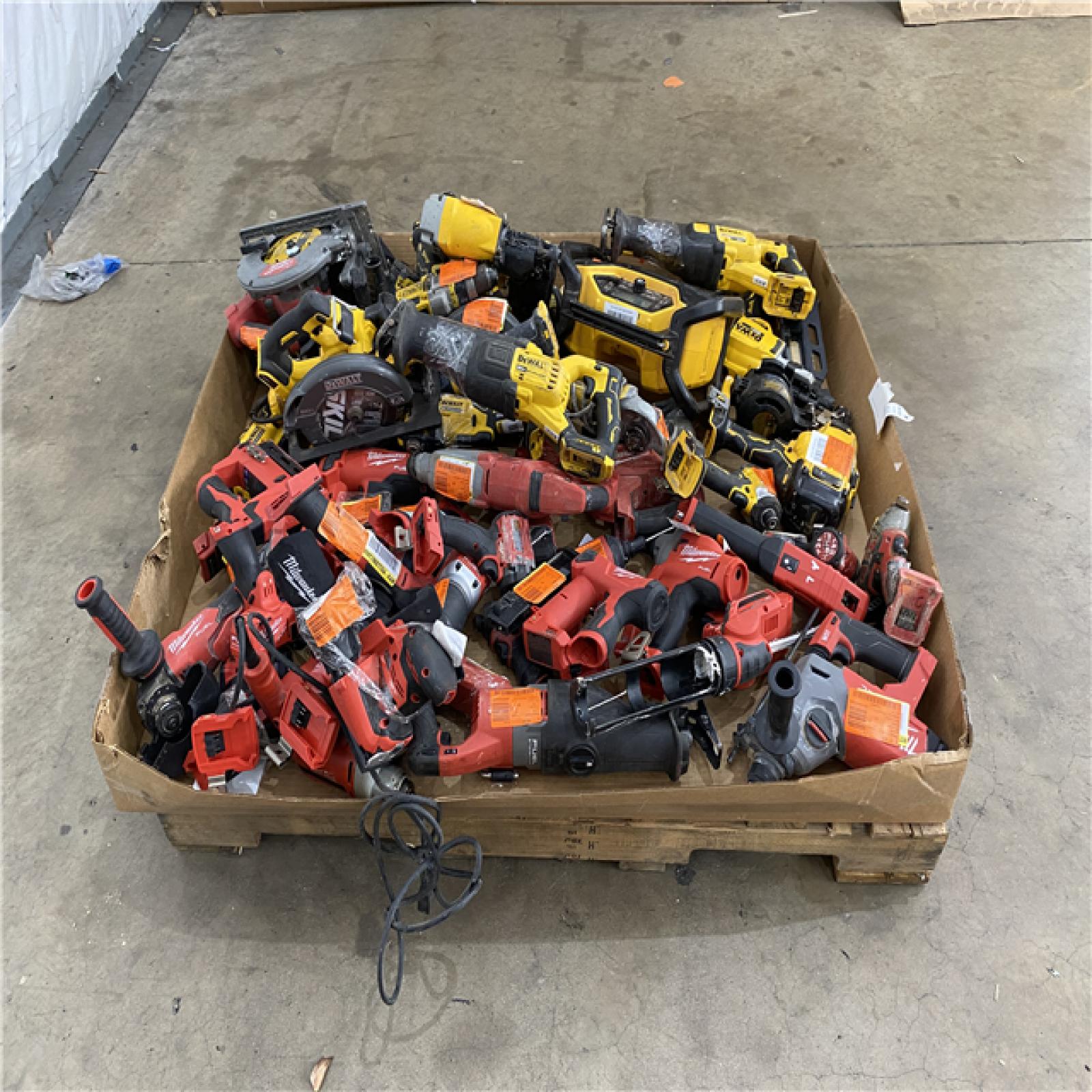 Houston Location AS IS - Tool Pallet\