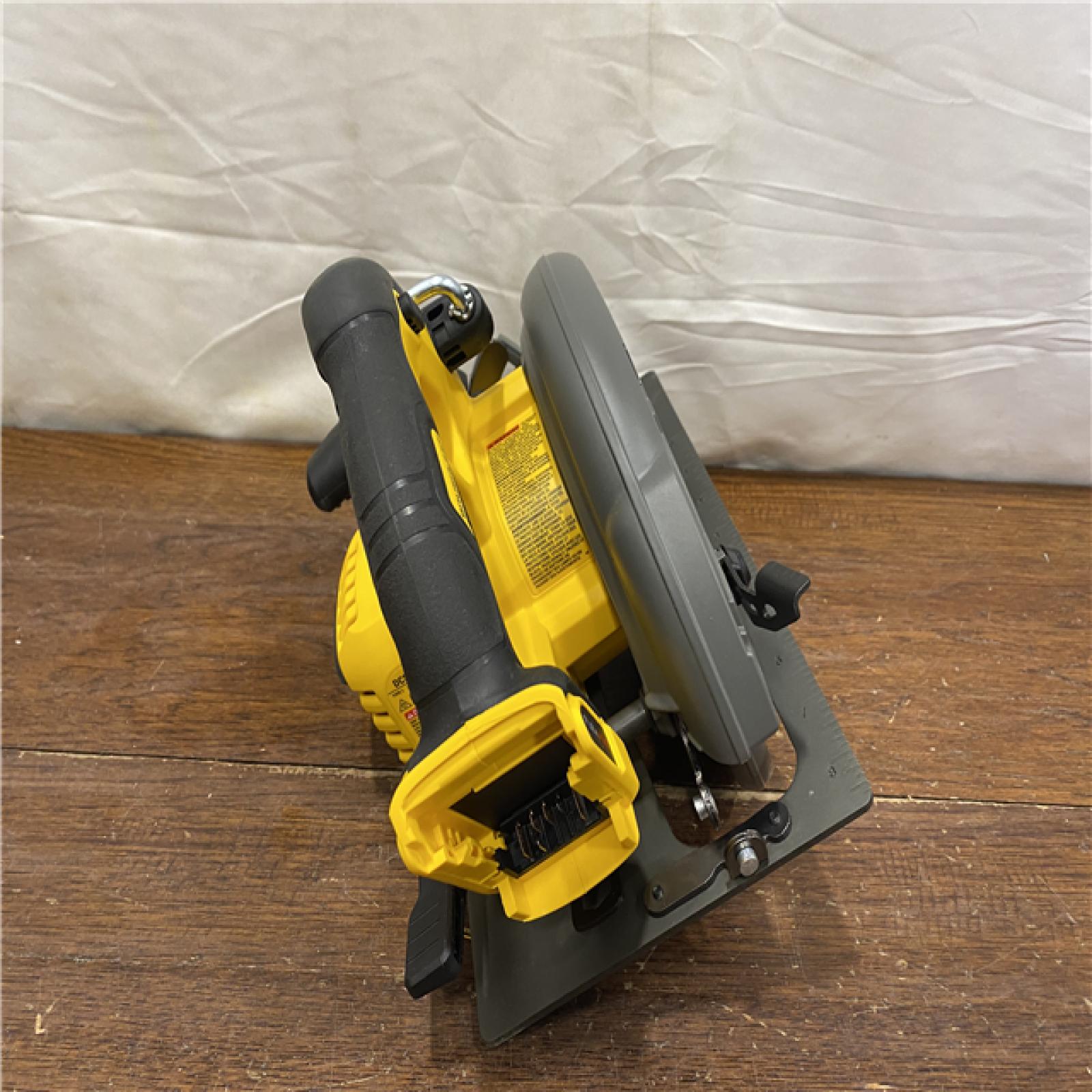 AS-IS DeWALT Flexvolt Max 7-1/4  60V Brushless Circular Saw DCS578B