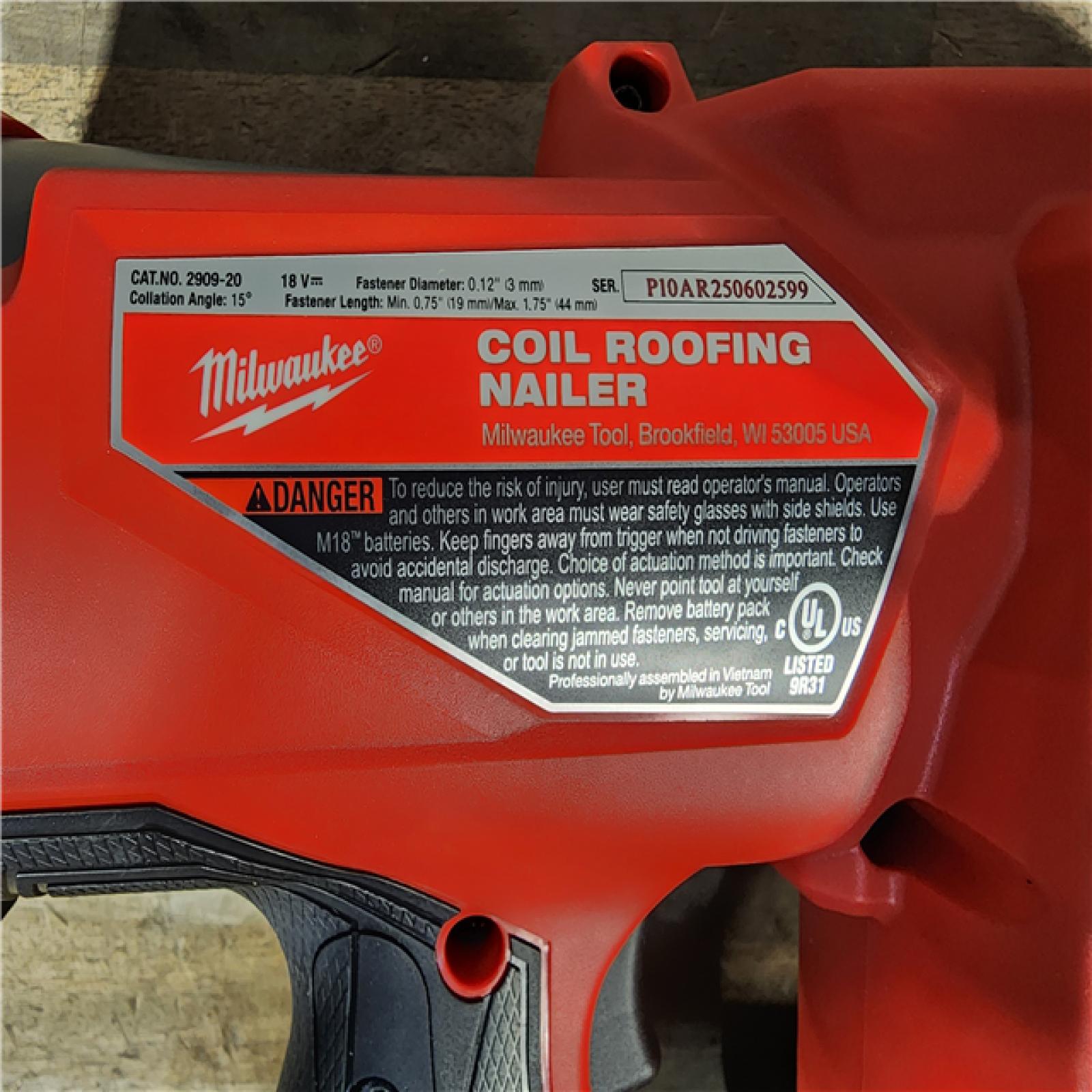 HOUSTON LOCATION - AS-IS (APPEARS LIKE NEW) Milwaukee M18 FUEL 18-Volt Lithium-Ion Brushless Cordless Coil Roofing Nailer (Tool Only)
