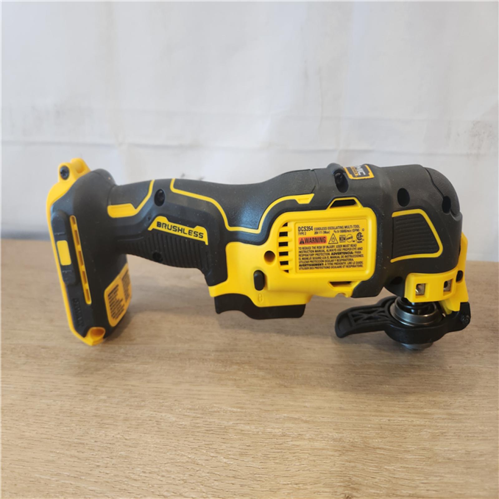 AS-IS- DEWALT ATOMIC 20V MAX* Oscillating Tool Cordless Oscillating Tool Only