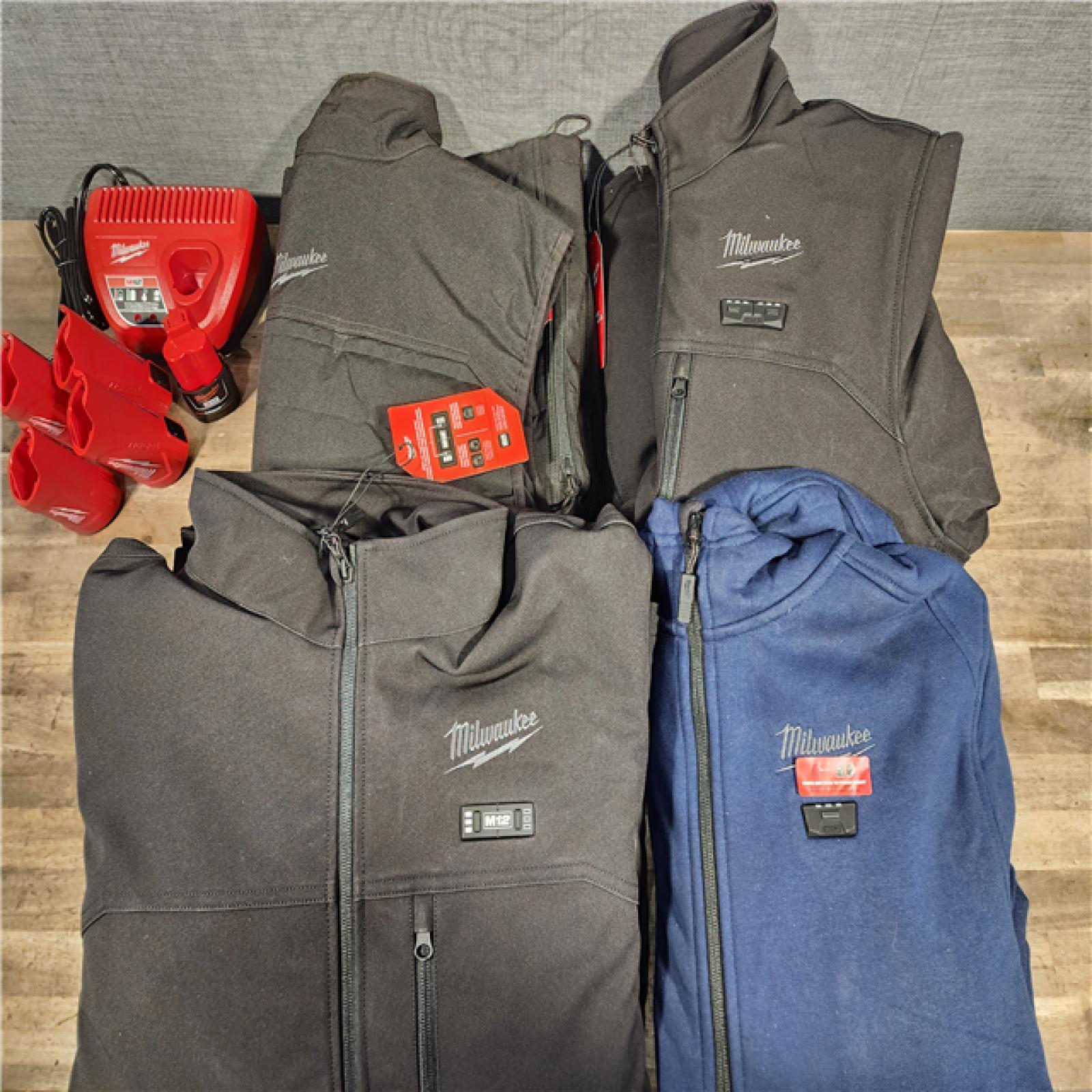 HOUSTON LOCATION - AS-IS MILWAUKEE 4 HEATED CLOTHING COMBO KIT