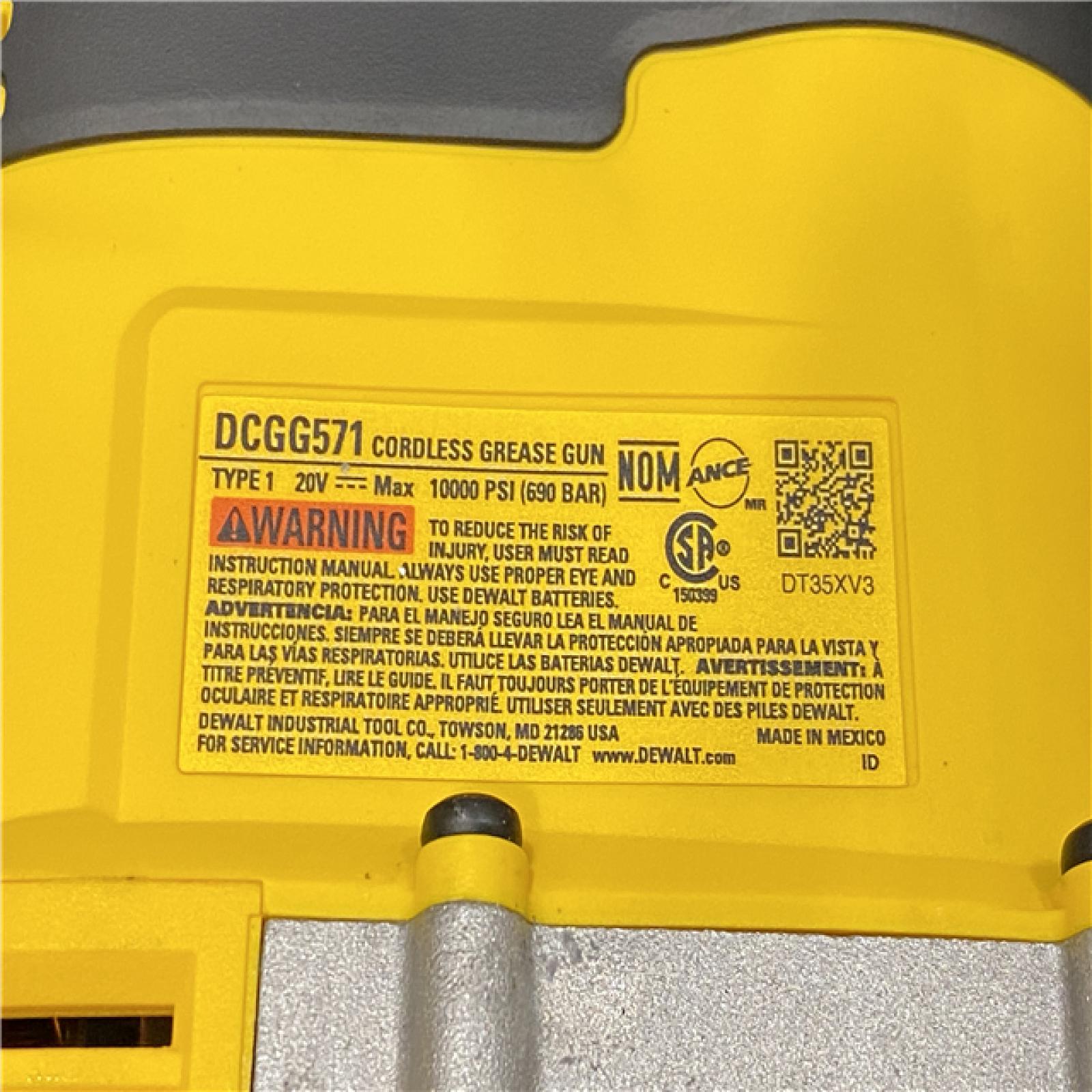 LIKE NEW - DEWALT 20V MAX Cordless 10 000 PSI Variable Speed Grease Gun Kit