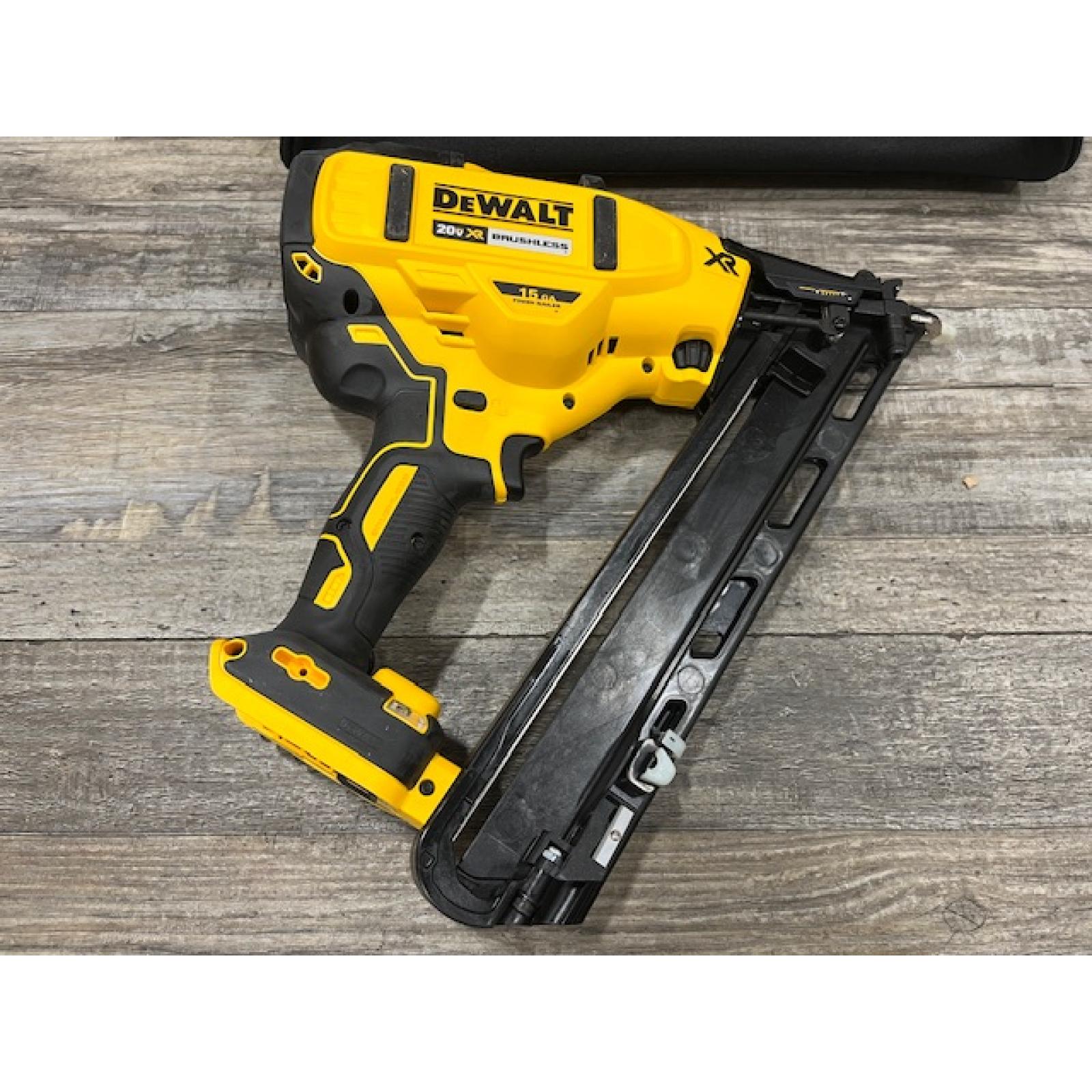 AS-IS DEWALT 20V MAX XR Lithium-Ion Cordless 2-1/2 in. 15-Gauge Finish Nailer Kit