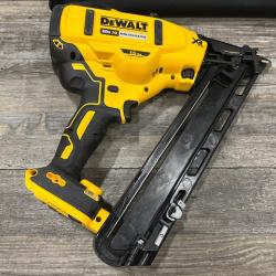 AS-IS DEWALT 20V MAX XR Lithium-Ion Cordless 2-1/2 in. 15-Gauge Finish Nailer Kit