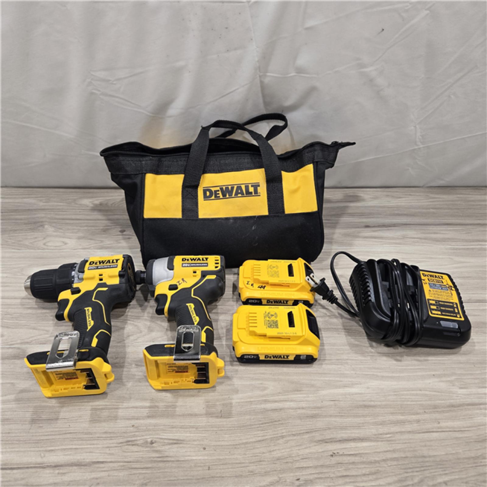 AS-IS Dewalt DCK225D2 20V MAX ATOMIC Compact Cordless Drill Driver and Impact Driver Combo Kit