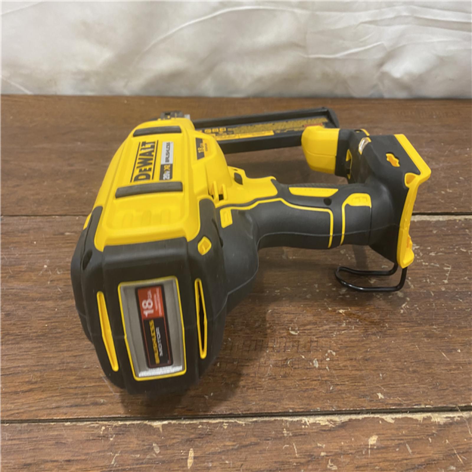 AS-IS DEWALT 20V-MAX XR 18GA BRAD NAILER KIT