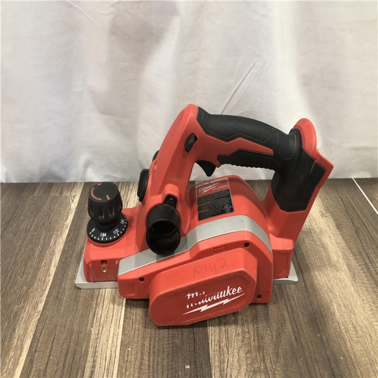 AS-IS Milwaukee M18 18V Lithium-Ion Cordless 3-1/4 in. Planer (Tool-Only)