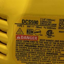 AS-IS DEWALT 20-Volt MAX 7-1/4 in. Cordless Circular Saw (Tool Only)