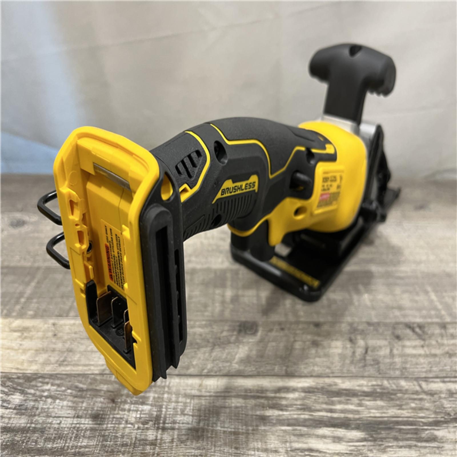 AS-IS DEWALT ATOMIC 20V MAX Cordless Brushless 4-1/2 in. Circular Saw (Tool Only)