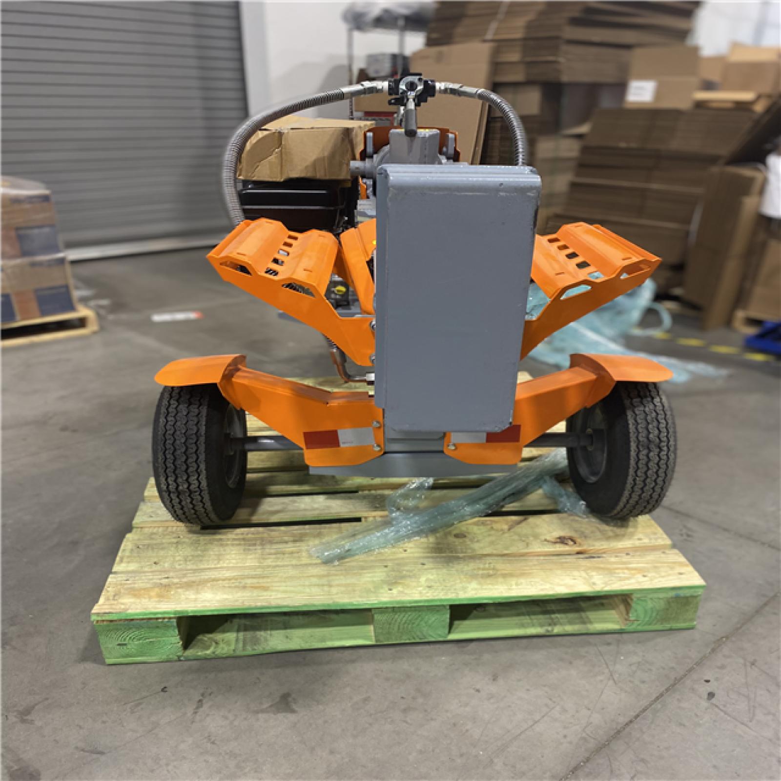 Dallas Location - As-Is YARDMAX 40 Ton 306cc Gas Engine XR1450 Log Splitter