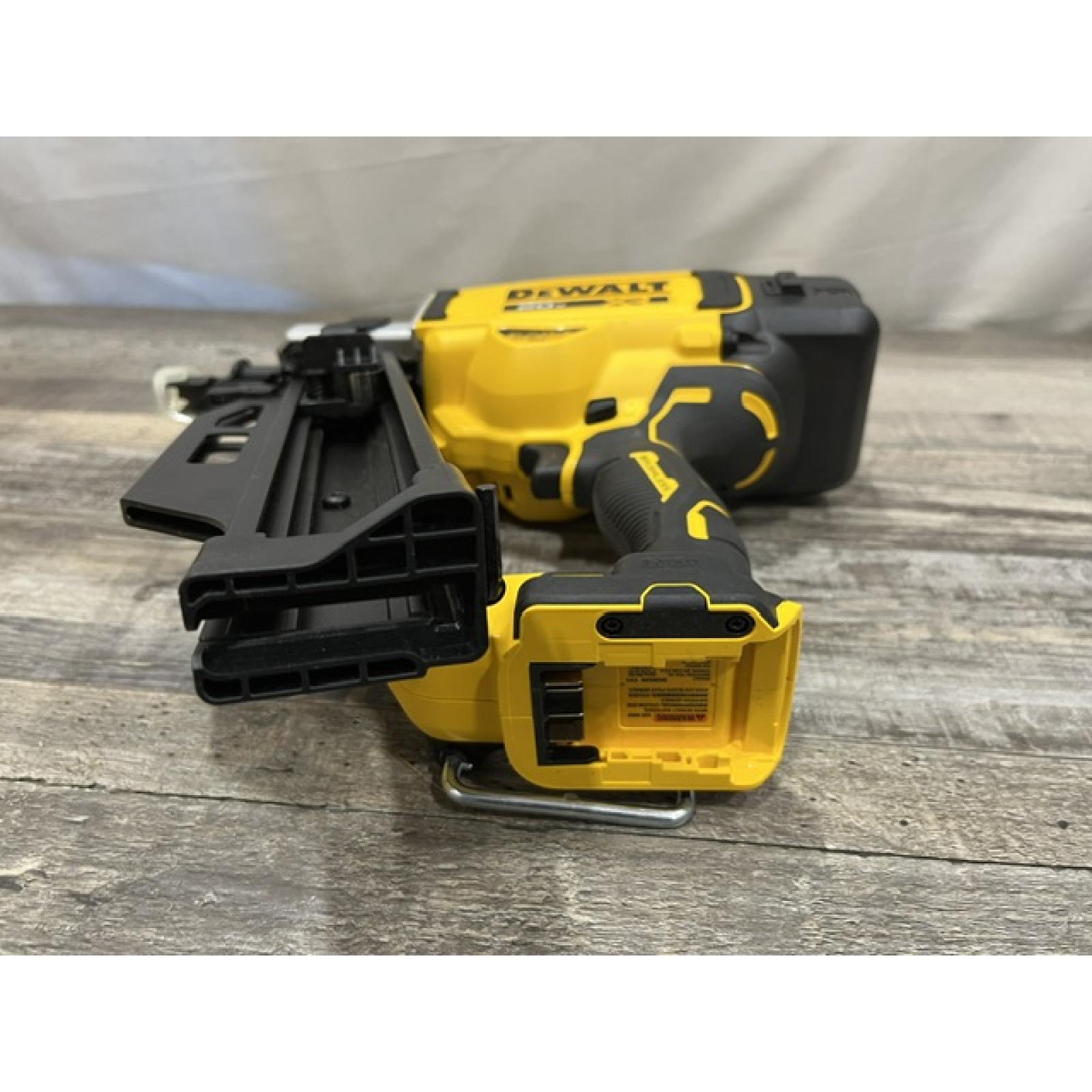 AS-IS DEWALT 20-Volt 21° Cordless Framing Nailer (Tool-Only)