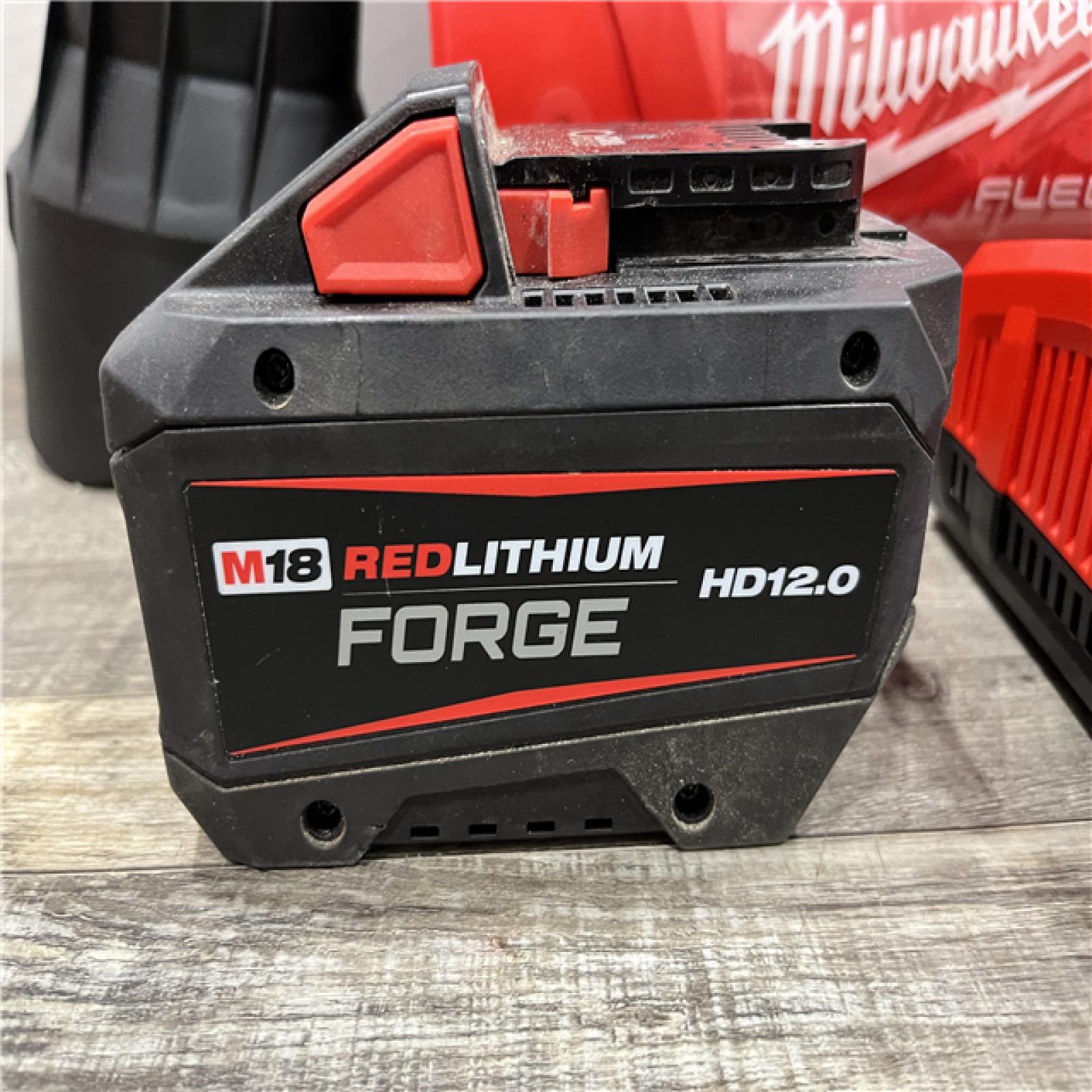 AS-IS Milwaukee FUEL 120 MPH 500 CFM 18V Brushless Cordless Battery Powered Leaf Blower Kit