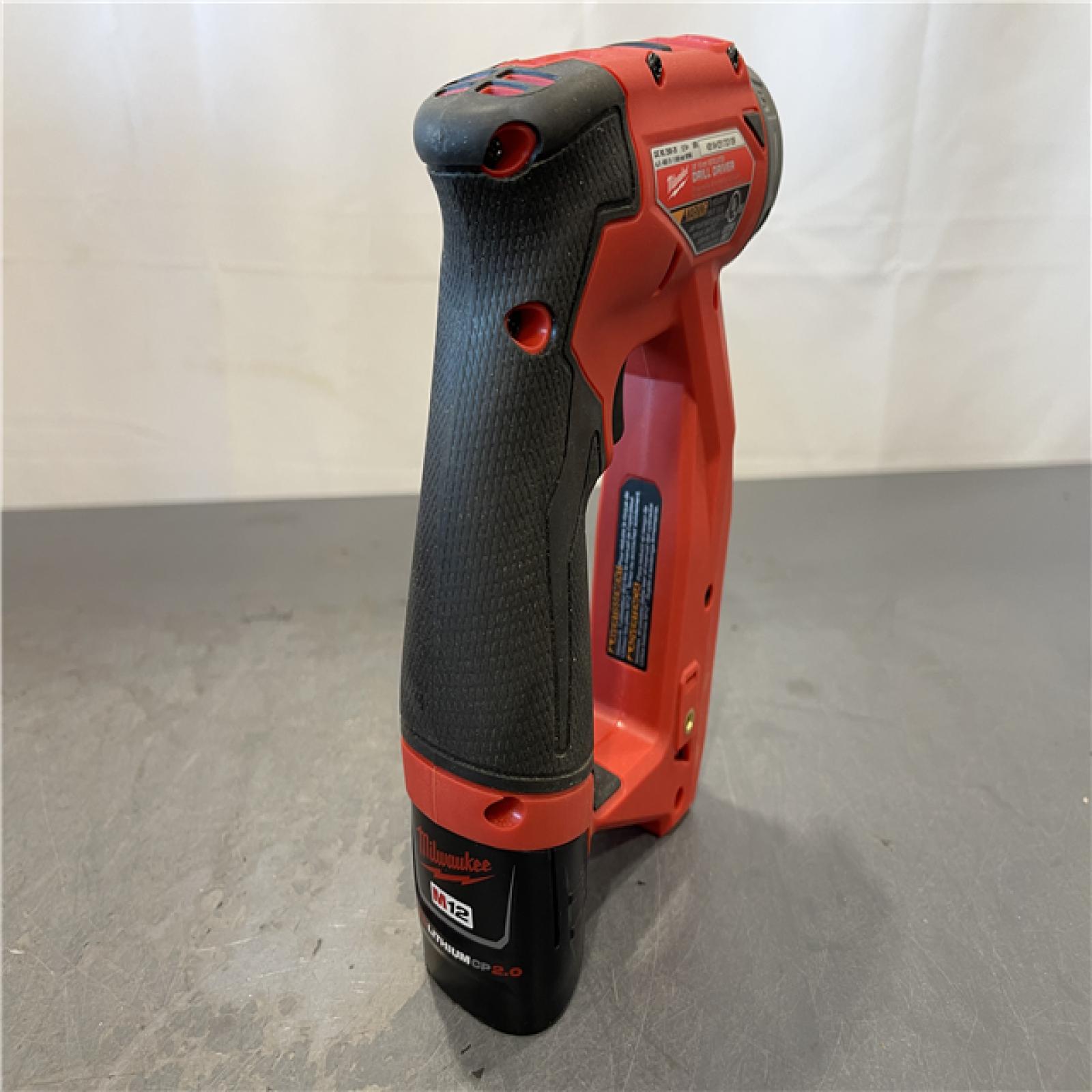 AS-IS - Milwaukee M12 FUEL 12V Lithium-Ion Brushless Cordless 4-in-1 Installation 3/8 in. Drill Driver Kit