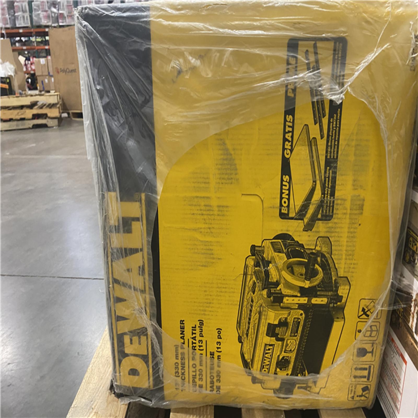 Dallas Location - NEW-  DEWALT 13 2 Speed 3-Knife Thickness Planer