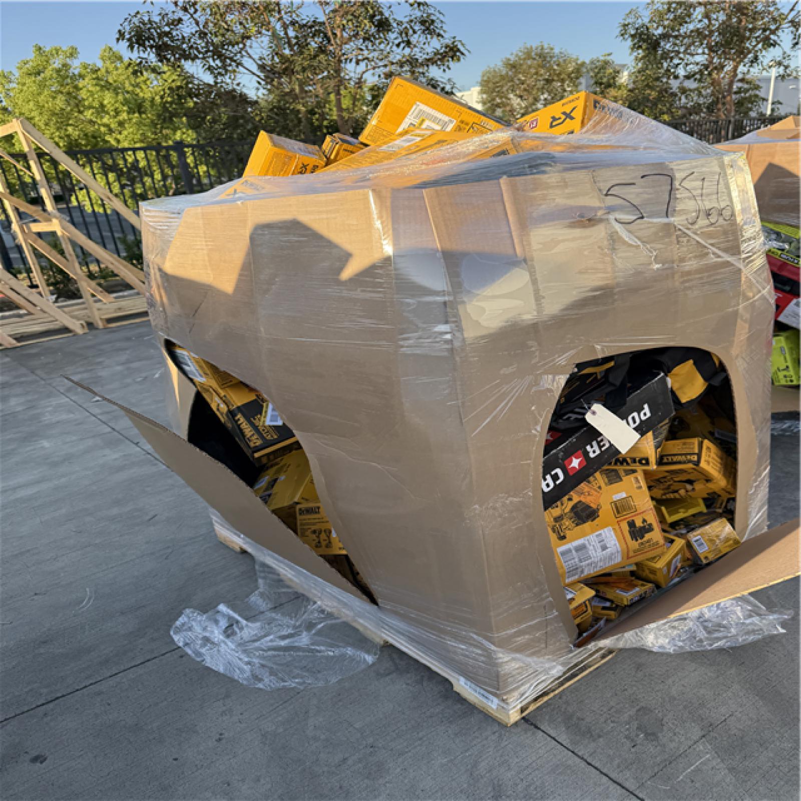 California AS-IS POWER TOOLS Partial Lot (3 Pallets) P-R057566