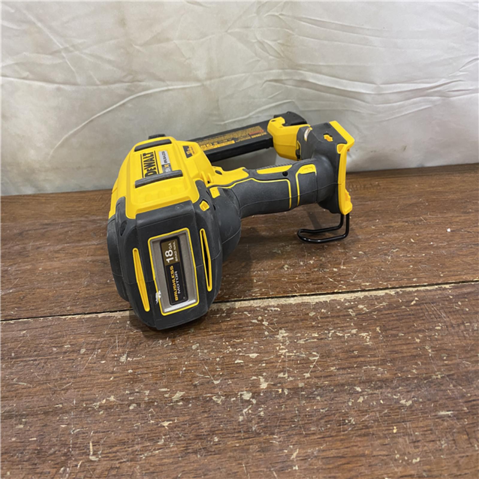 AS-IS DEWALT 20V MAX XR 18 Gauge Brad Nailer Kit