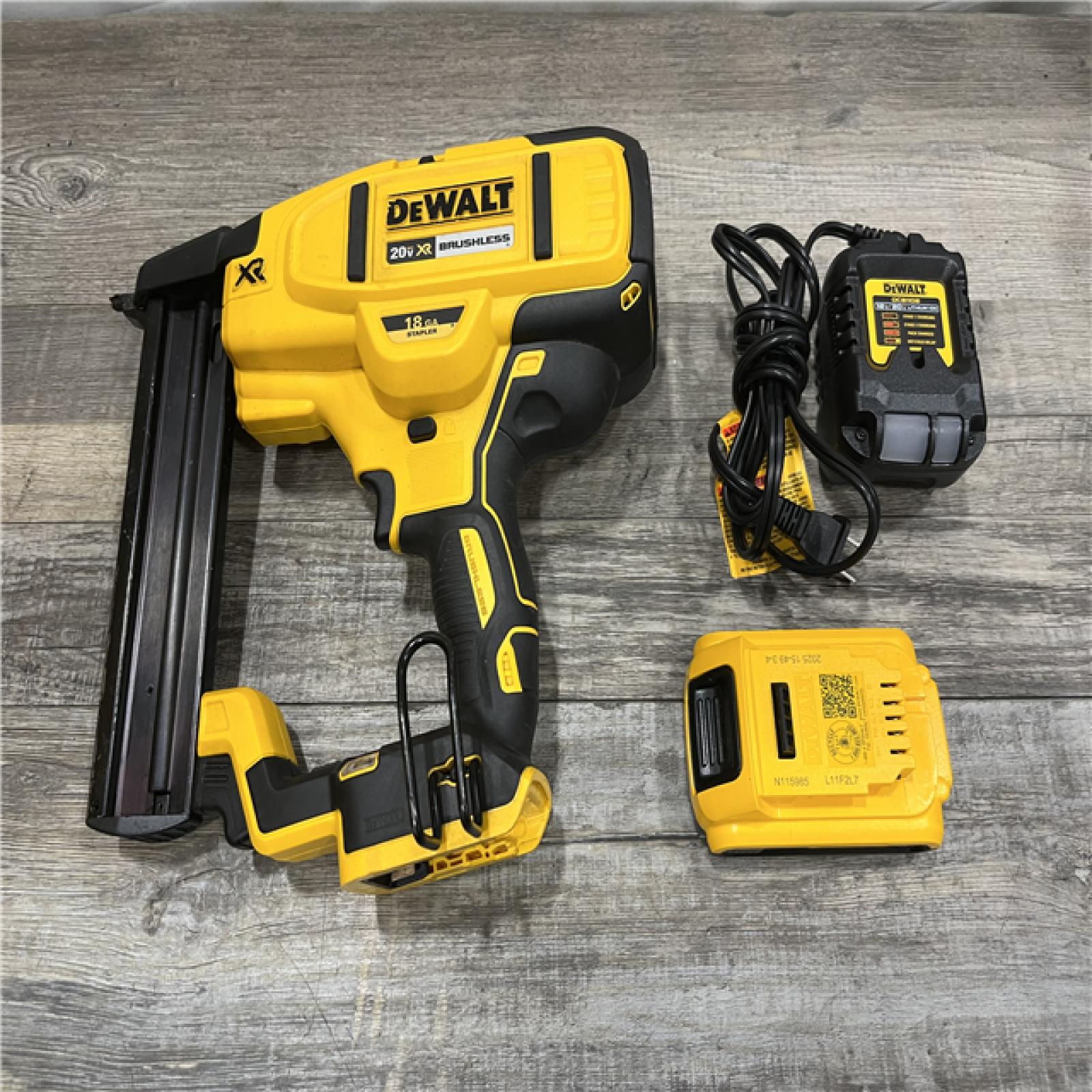 AS-IS DEWALT 20V MAX XR Lithium-Ion Cordless 18-Gauge Narrow Crown Stapler Kit