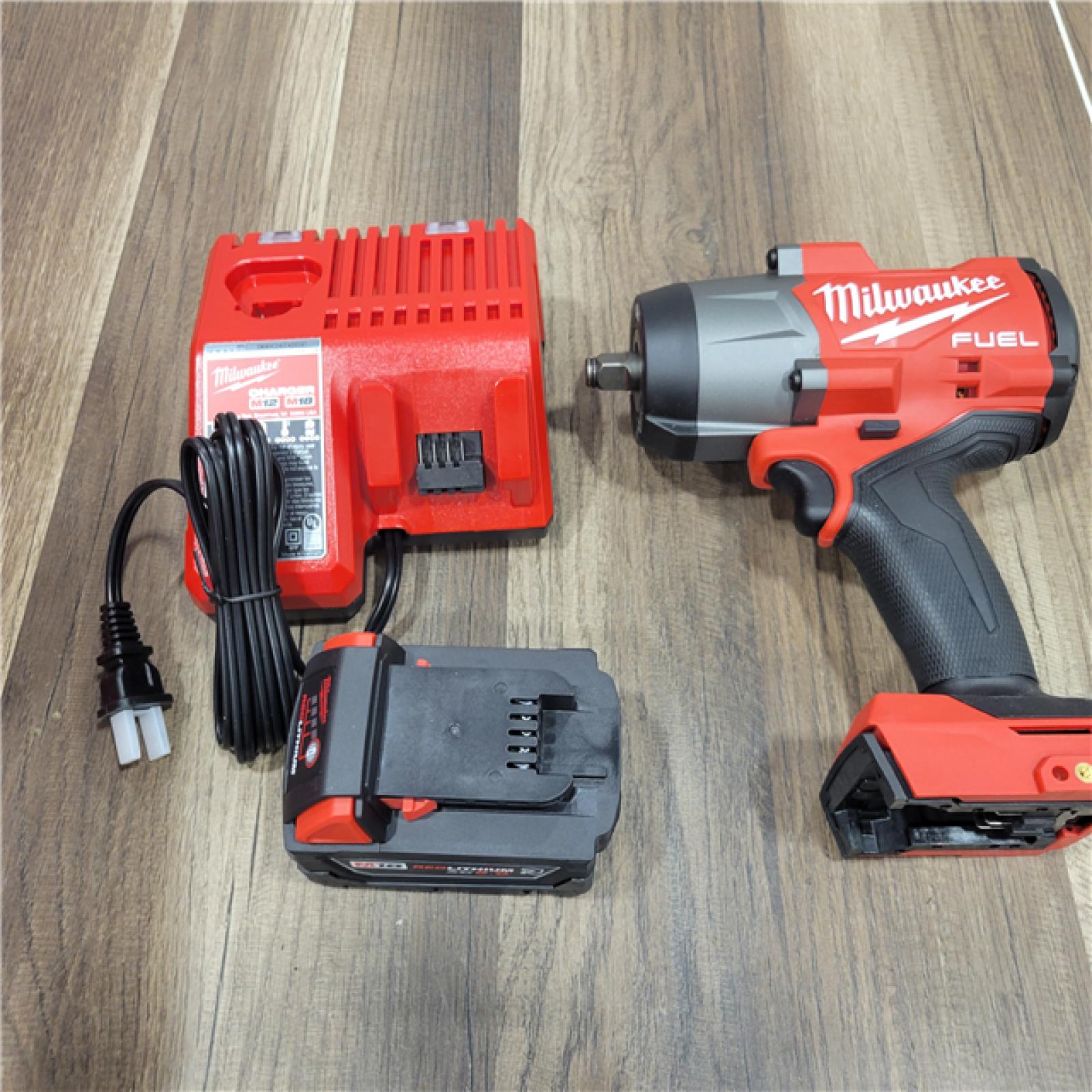 GOOD Milwaukee M18 1/2 in. Cordless Brushless High Torque Impact Wrench Kit (Battery & Charger)