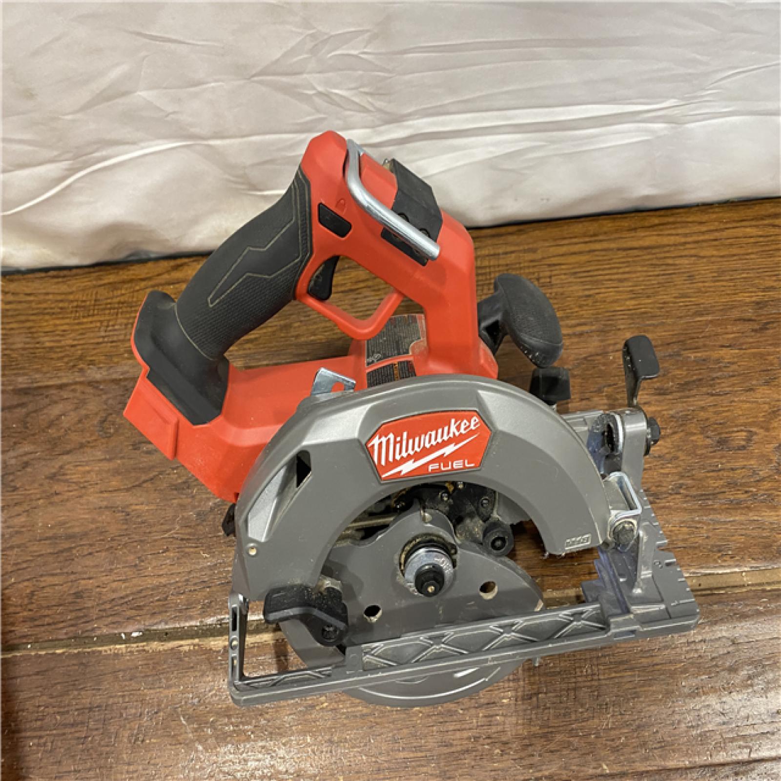 AS-IS Milwaukee Tools M18 FUEL 7-1/4 Circular Saw (Tool Only) 2834-20