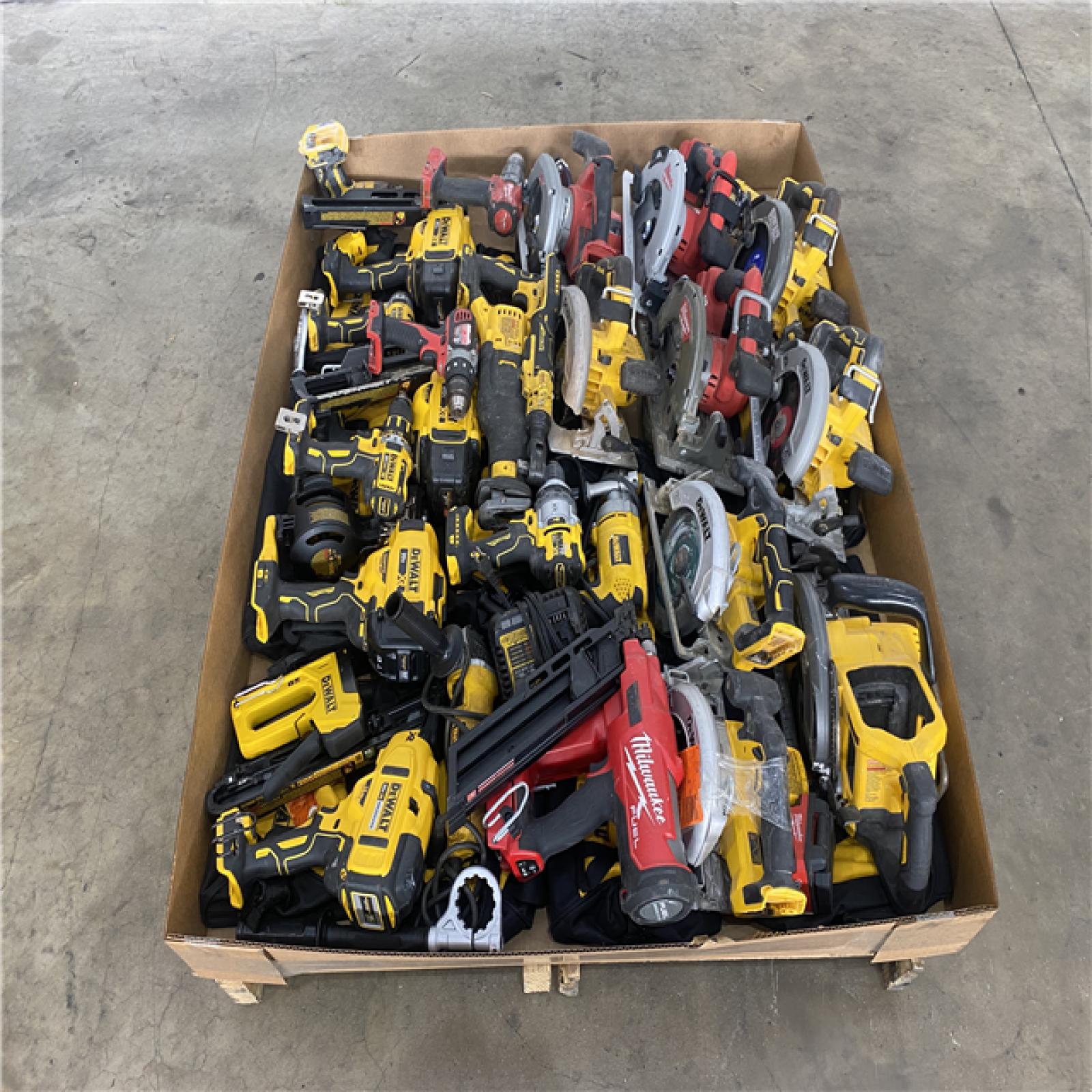 Houston Location AS IS - Tool Pallet