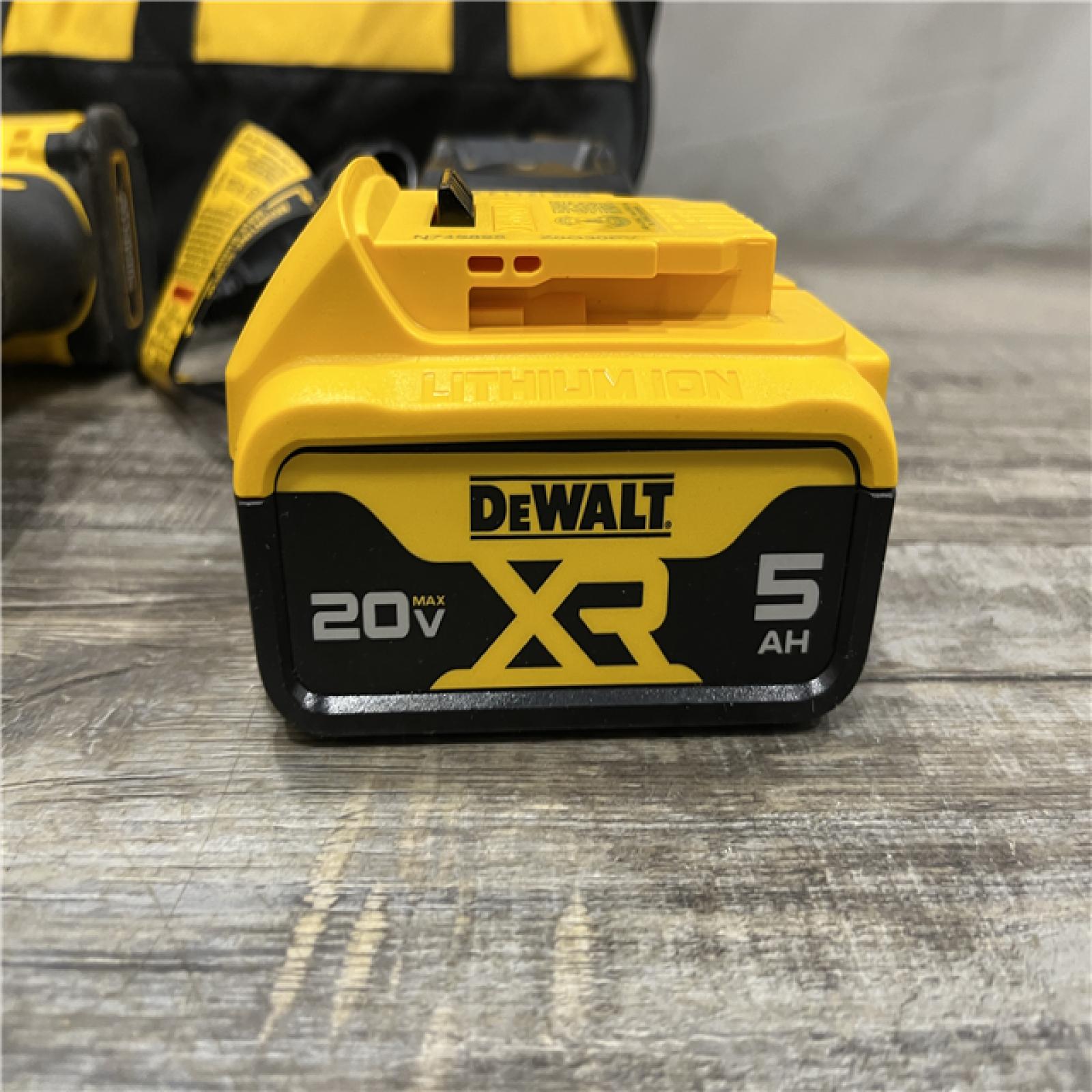 AS-IS DEWALT ATOMIC 20V MAX Lithium-Ion Cordless 1/4 in. Brushless Impact Driver Kit