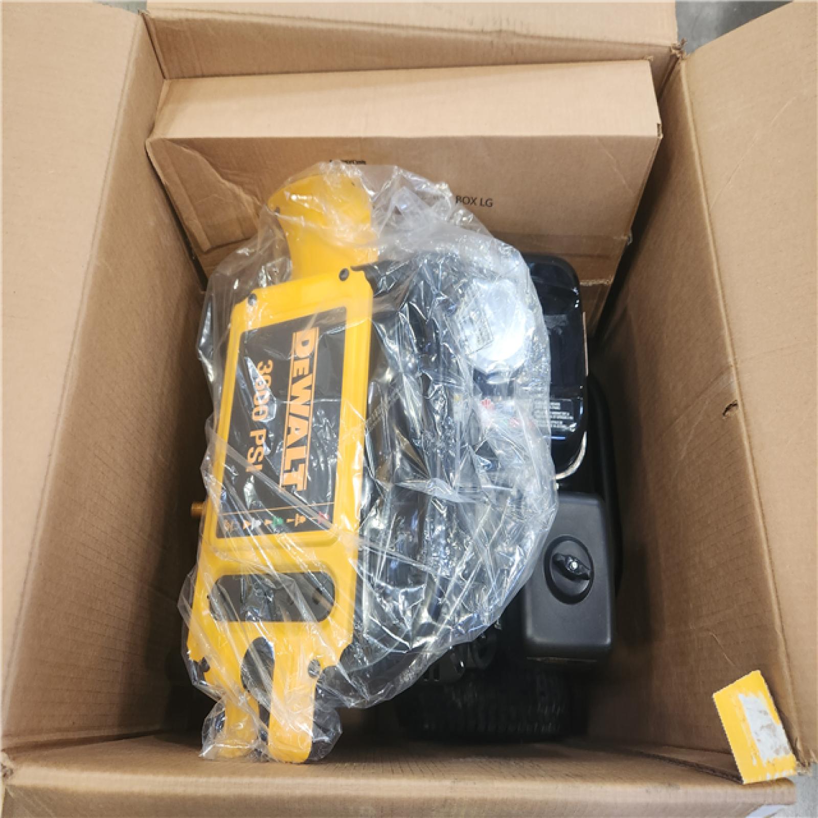 Phoenix NEW DEWALT 3600 PSI 2.5 GPM Cold Water Gas Professional Pressure Washer with HONDA GX200 Engine