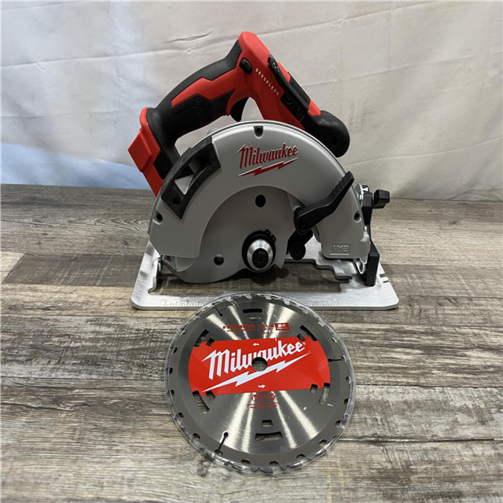 AS-IS Milwaukee 18V Lithium-Ion Brushless Cordless 7-1/4 in. Circular Saw (Tool-Only)
