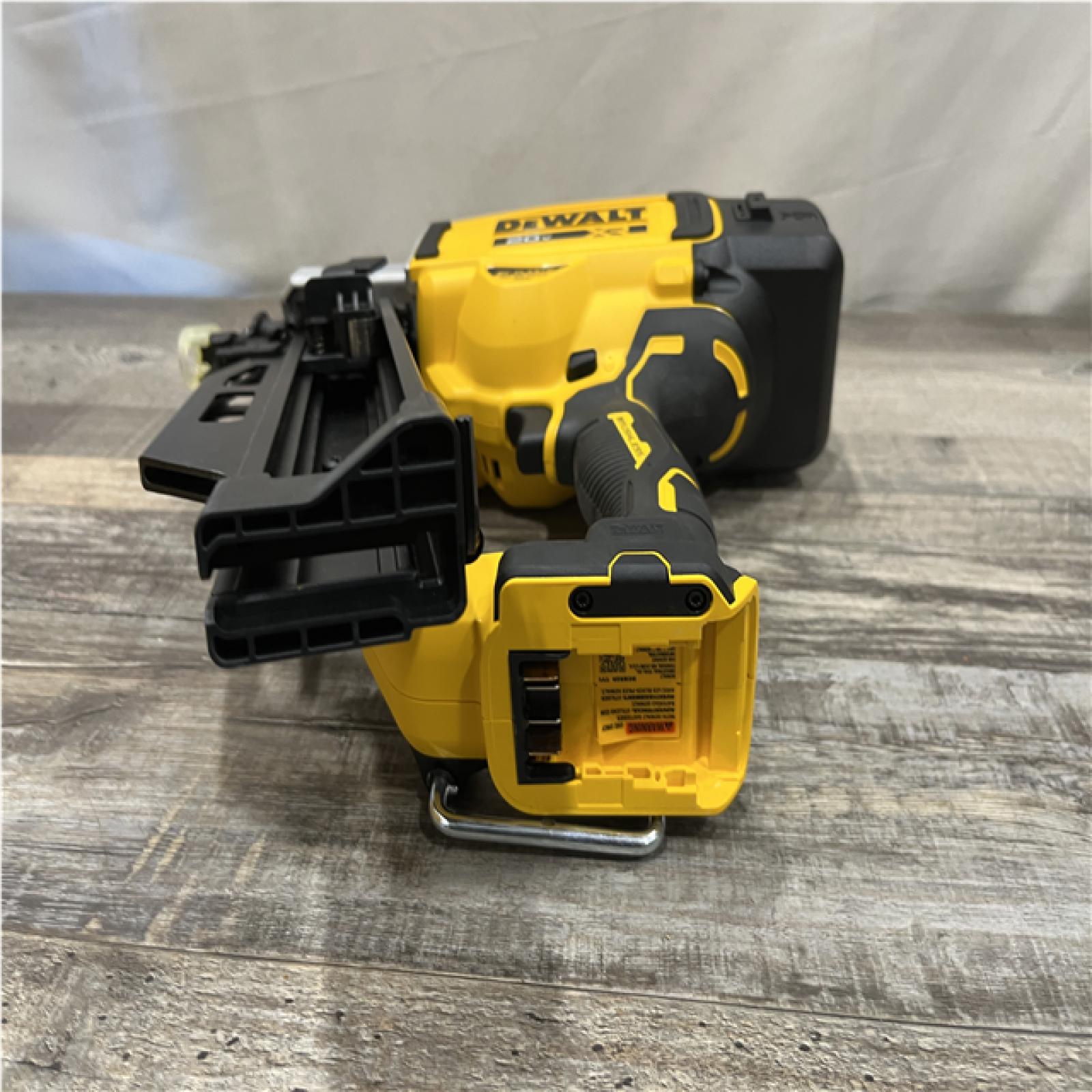 AS-IS DEWALT 20-Volt 21° Cordless Framing Nailer (Tool-Only)