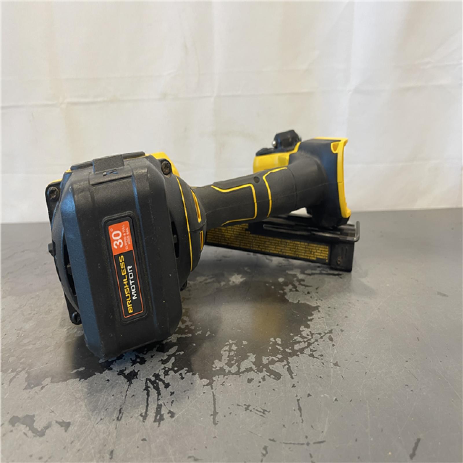 AS-IS- DEWALT 20V 30 Degree Cordless Framing Nailer (Tool-Only)