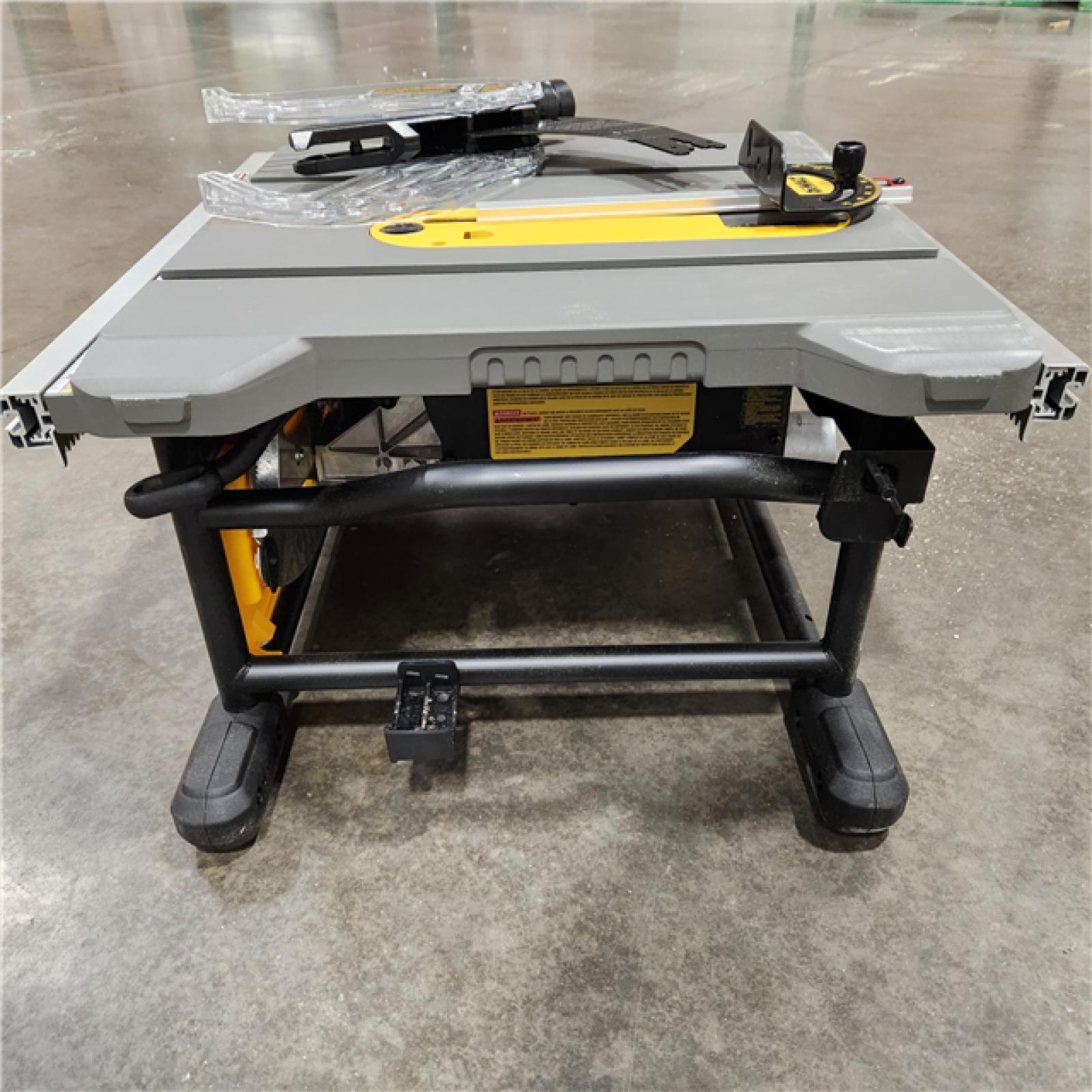 As-Is- Dewalt 8-1/4 Compact Jobsite Table Saw