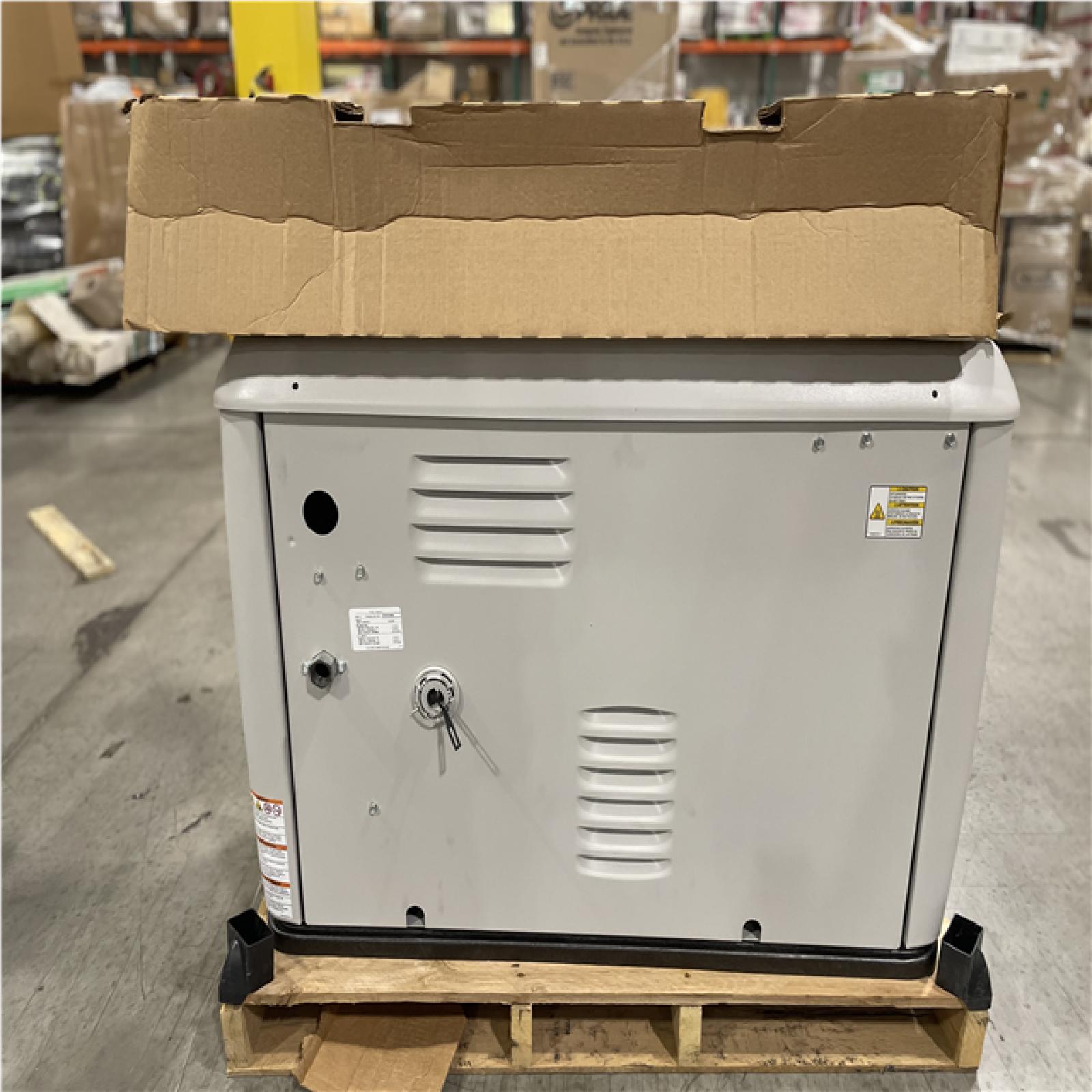 DALLAS LOCATION- AS-IS GENERAC 26kW Air-Cooled Auto Start Natural Gas or Propane Whole House Generator and 200 Amp Transfer Switch