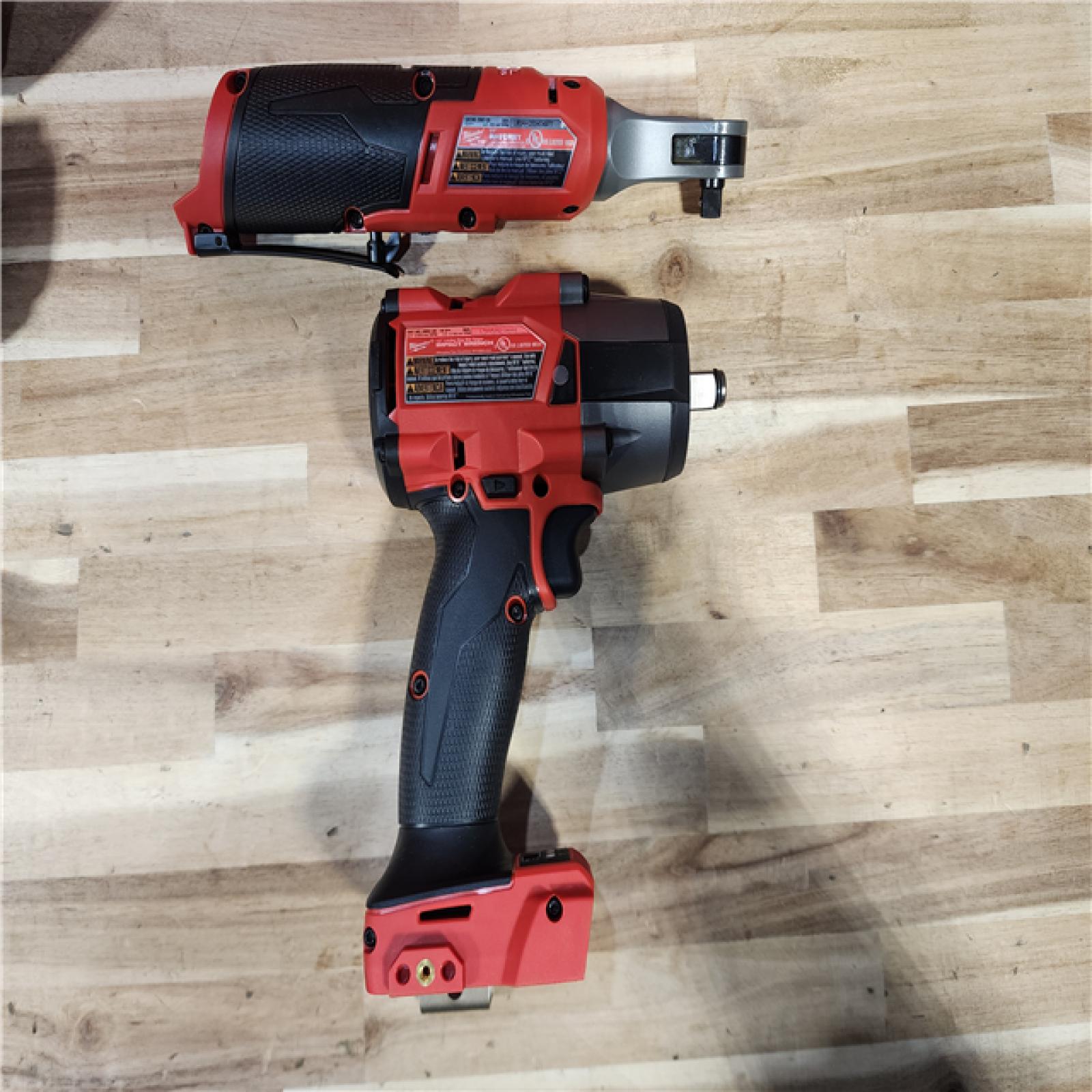HOUSTON LOCATION - AS-IS (APPEARS LIKE NEW) Milwaukee FUEL 18V Cordless Mid Torque 1/2 in. Impact Wrench w/ M12 FUEL 3/8 in. Ratchet & Battery/Charger Combo Kit