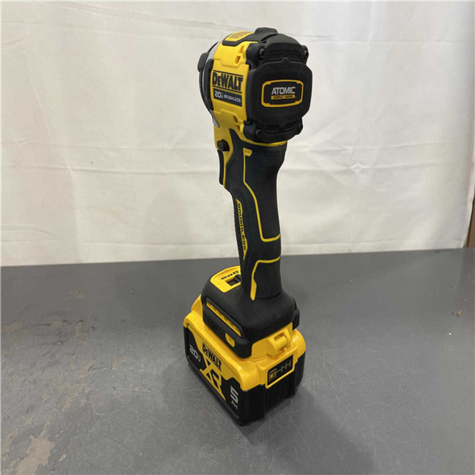 AS-IS - DeWalt ATOMIC 20V MAX Lithium-Ion Cordless 1/4 in. Brushless Impact Driver Kit