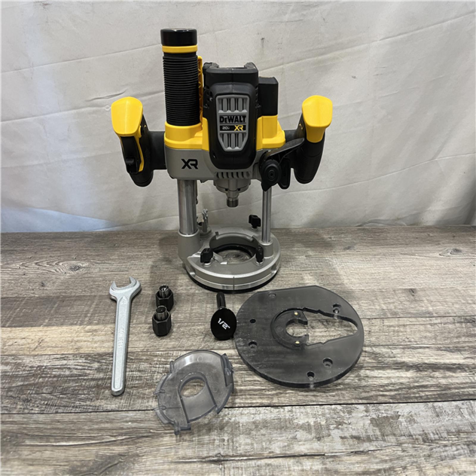 AS-IS DEWALT 20V MAX XR 2-1/4 Peak HP Brushless Cordless Plunge Router (Tool Only)