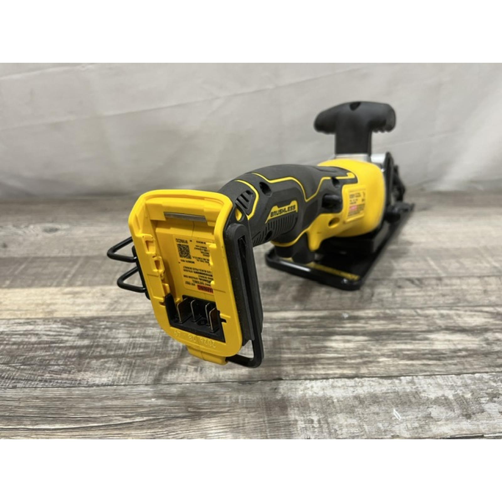 AS-IS DEWALT ATOMIC 20V MAX Cordless Brushless 4-1/2 in. Circular Saw (Tool Only)